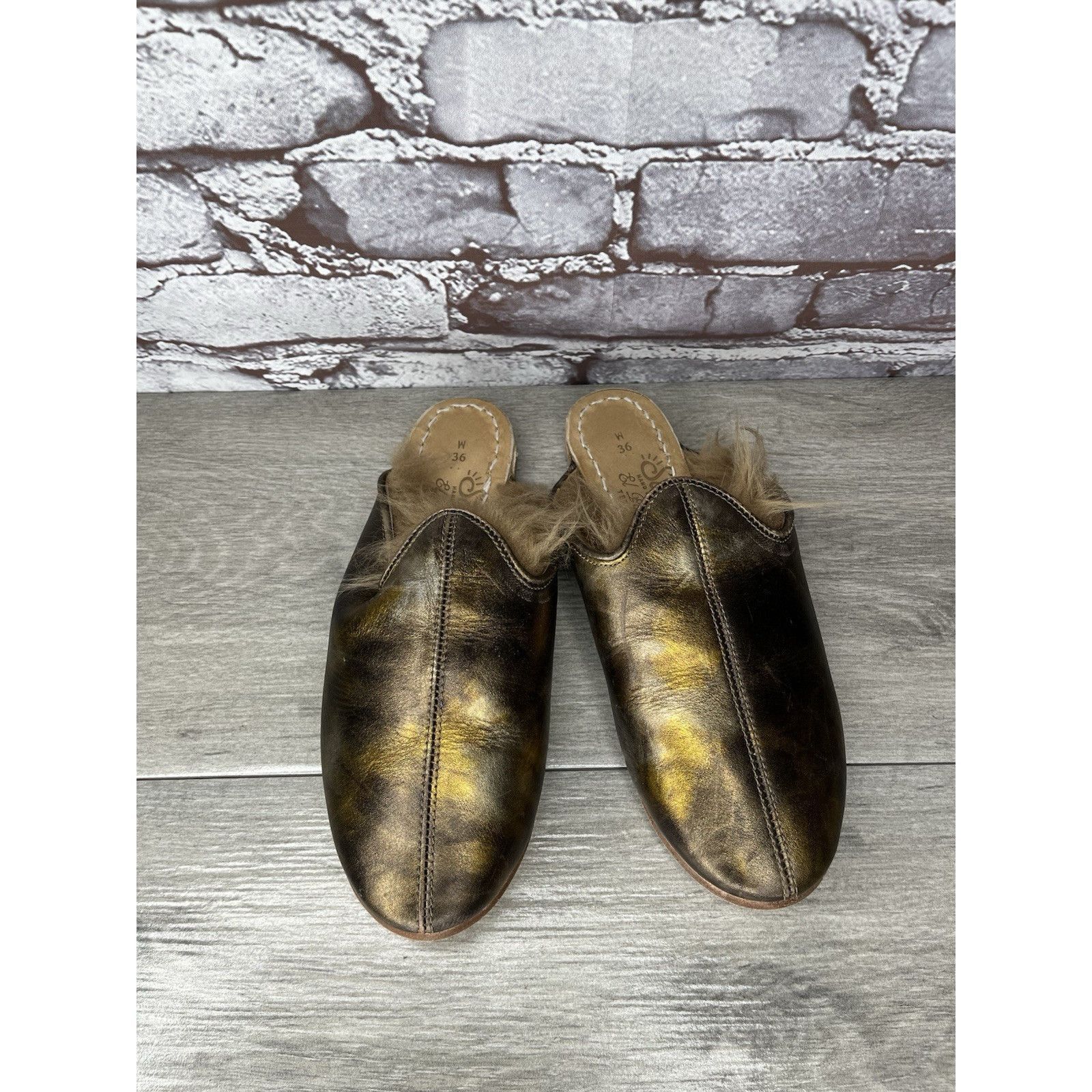 Saba Sabah Baba Big Bend Olive Shearling Bronze Slippers Mules Fl Size US 6 / IT 36 - 3 Thumbnail