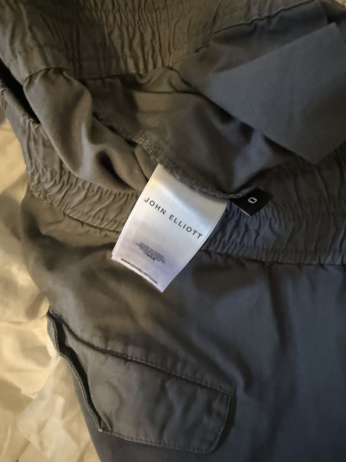 John Elliott JOHN ELLIOTT GREY SATEEN CARGO PANTS SIZE 0 XS Size US 28 / EU 44 - 4 Thumbnail