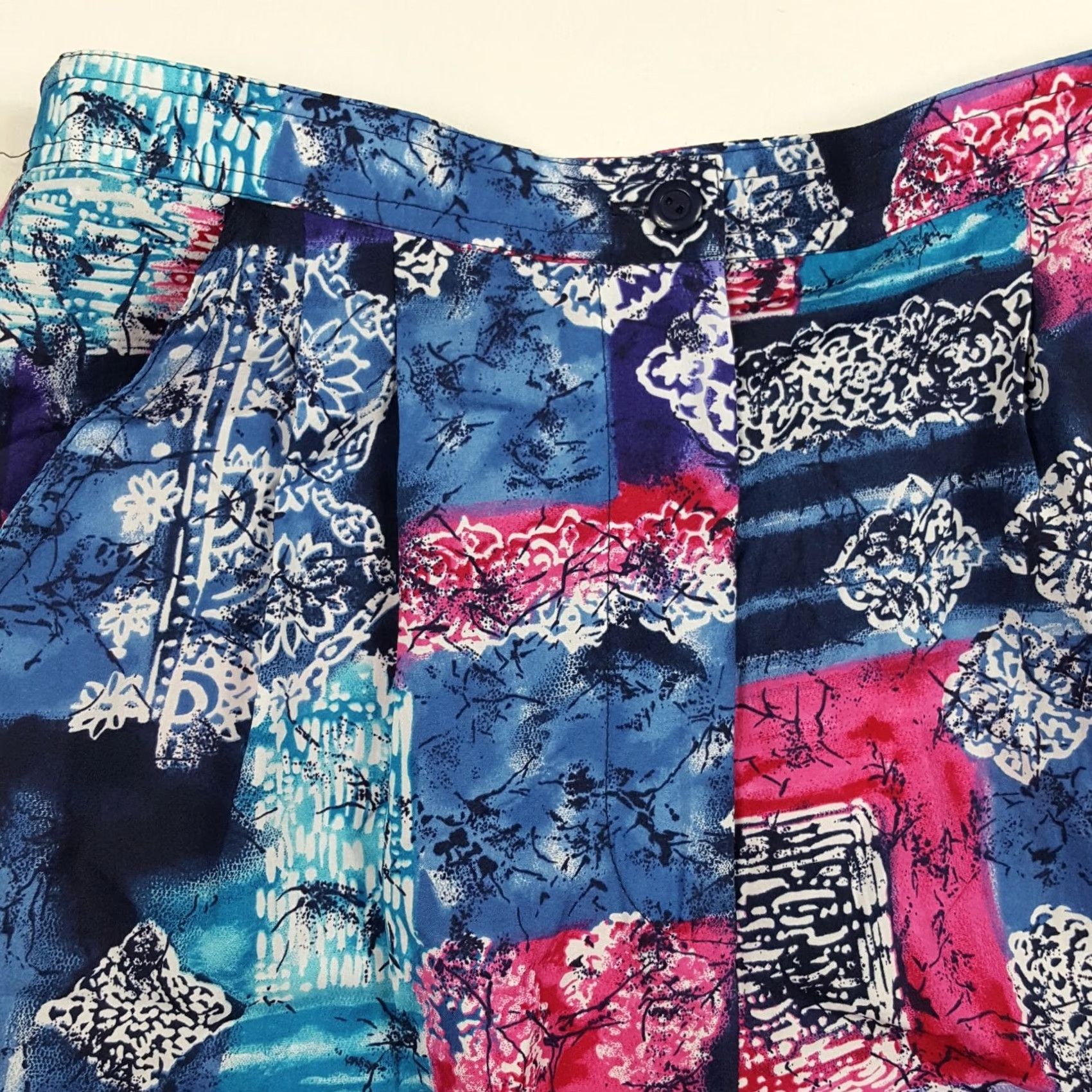 Vintage VINTAGE 80s Flower Art Women's Size 6 Golf Tennis Outdoor Relaxed Pleated Shorts Size 29" - 2 Thumbnail