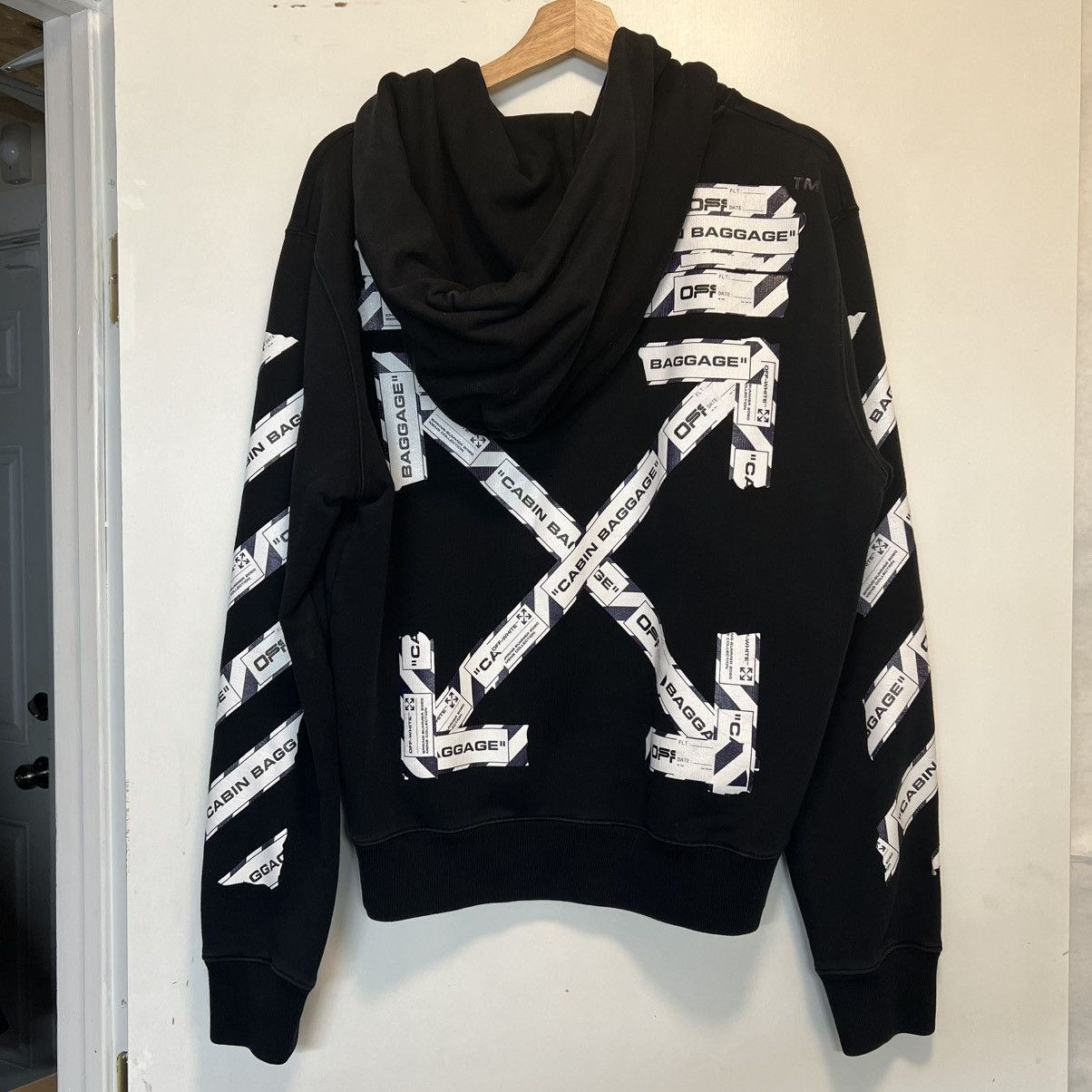 Off-White Off White Airport Tape Hoodie Black Size US M / EU 48-50 / 2 - 2 Thumbnail