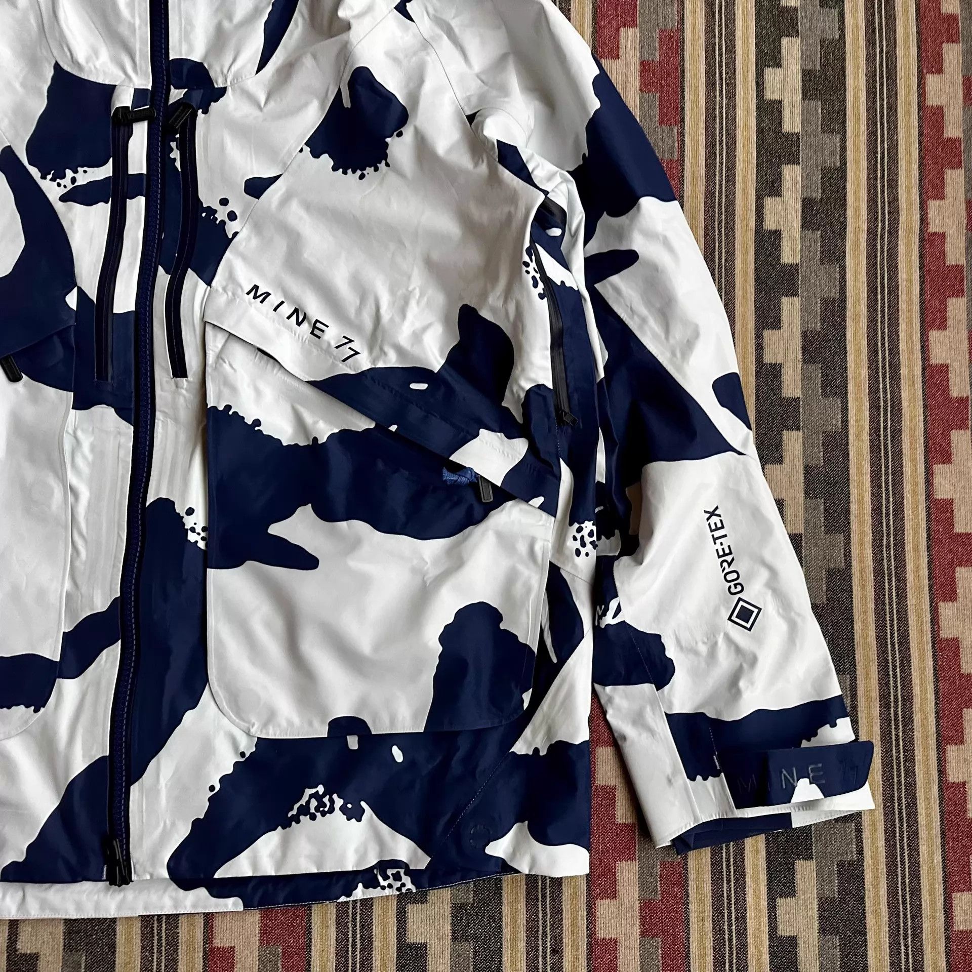 Burton Burton Mine77 3L Gore-Tex Cow Print Rare XXL Riding Jacket Size US XXL / EU 58 / 5 - 3 Thumbnail