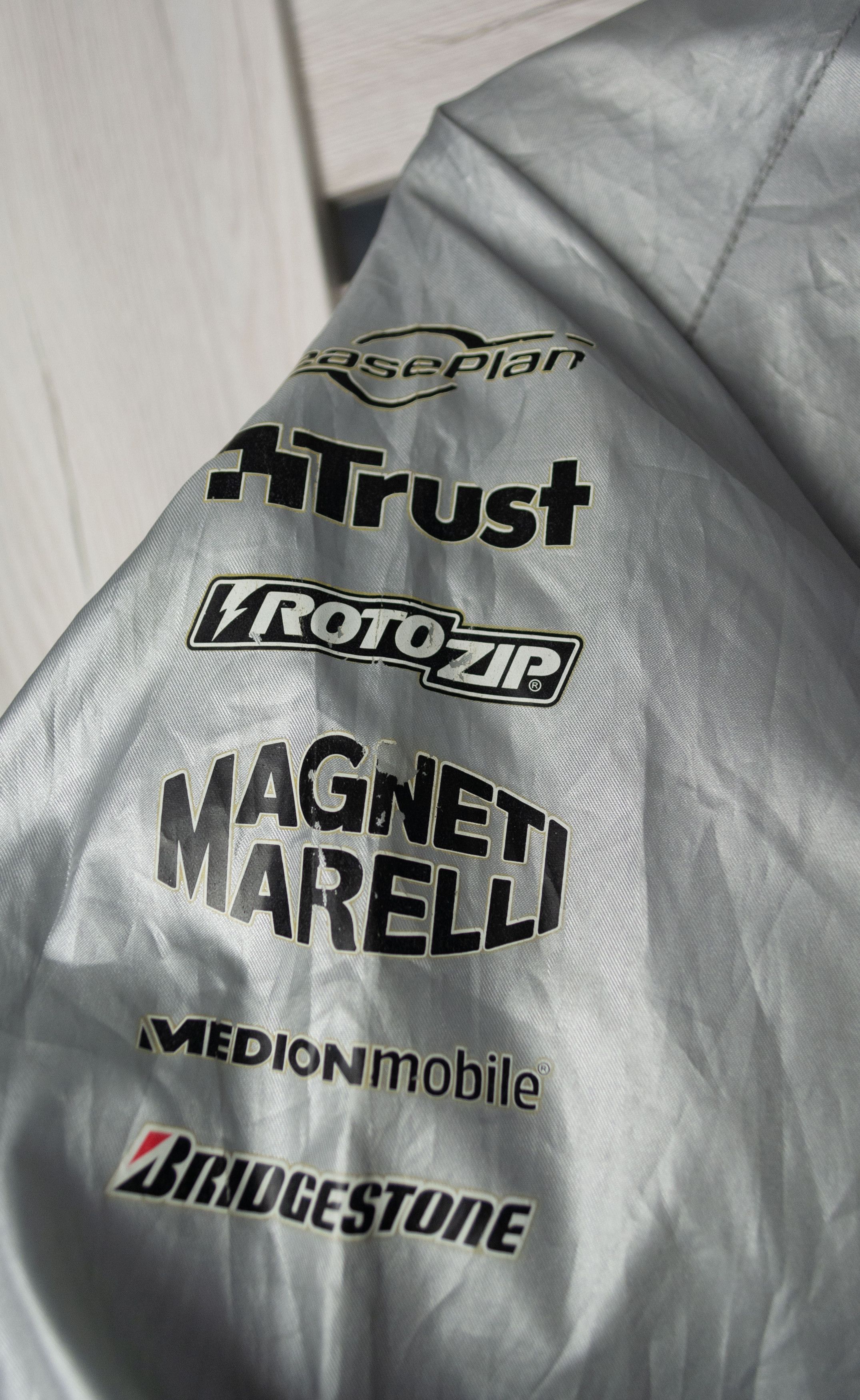 Formula 1 SPYKER FORMULA ONE TEAM SILVER JACKET Size US L / EU 52-54 / 3 - 8 Thumbnail