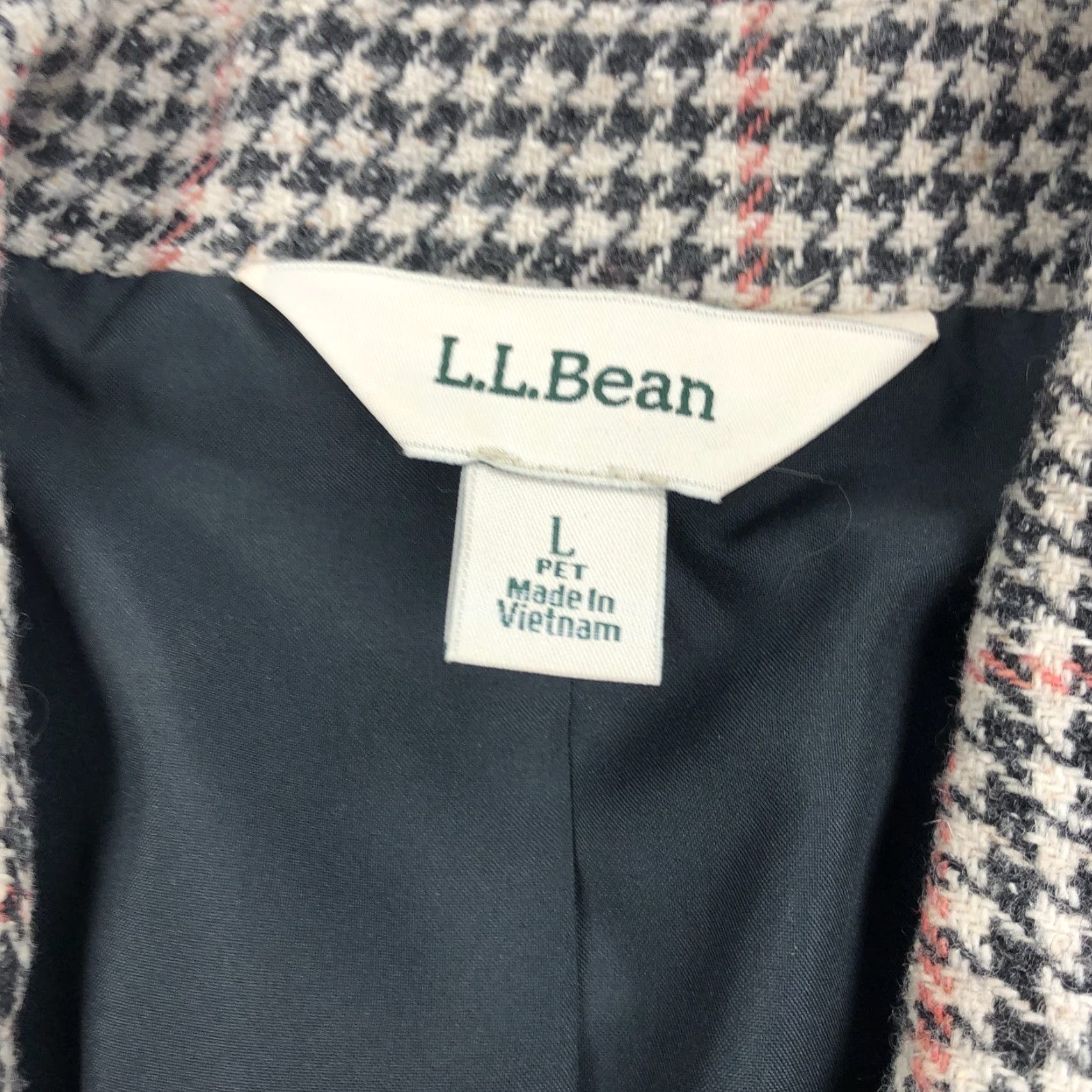 Vintage L.L.Bean Blazer Women’s L Petite Wool Silk Blend Houndstooth Plaid Jacket Size L / US 10 / IT 46 - 3 Thumbnail