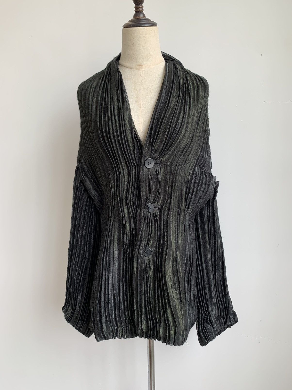 Issey Miyake Issey Miyake PERMANENTE Crease Pleated Tops Size M / US 6-8 / IT 42-44 - 1 Thumbnail