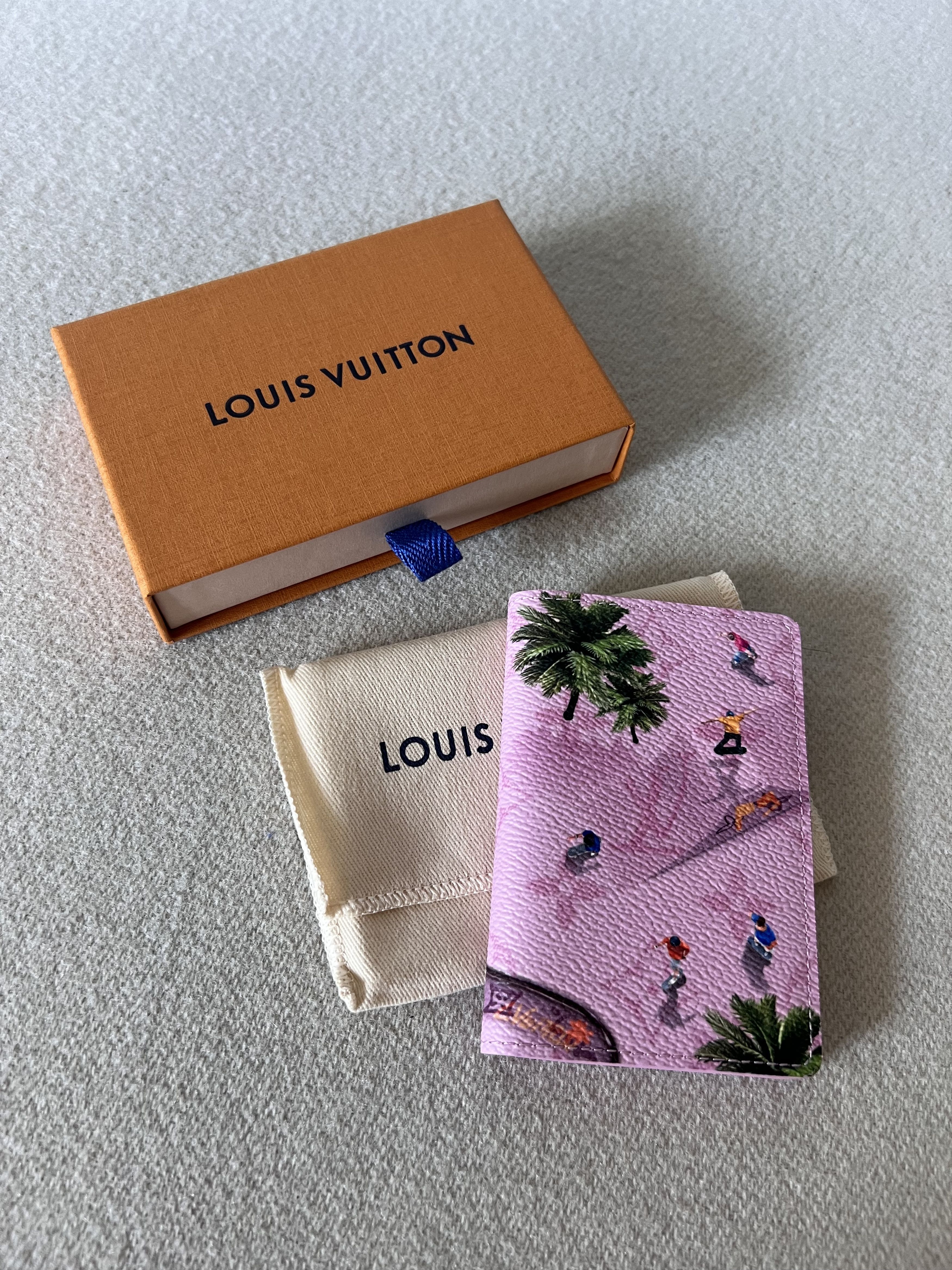 Louis Vuitton Louis Vuitton Skateboarding Pocket Organizer in Pink Leather Size ONE SIZE - 1 Thumbnail