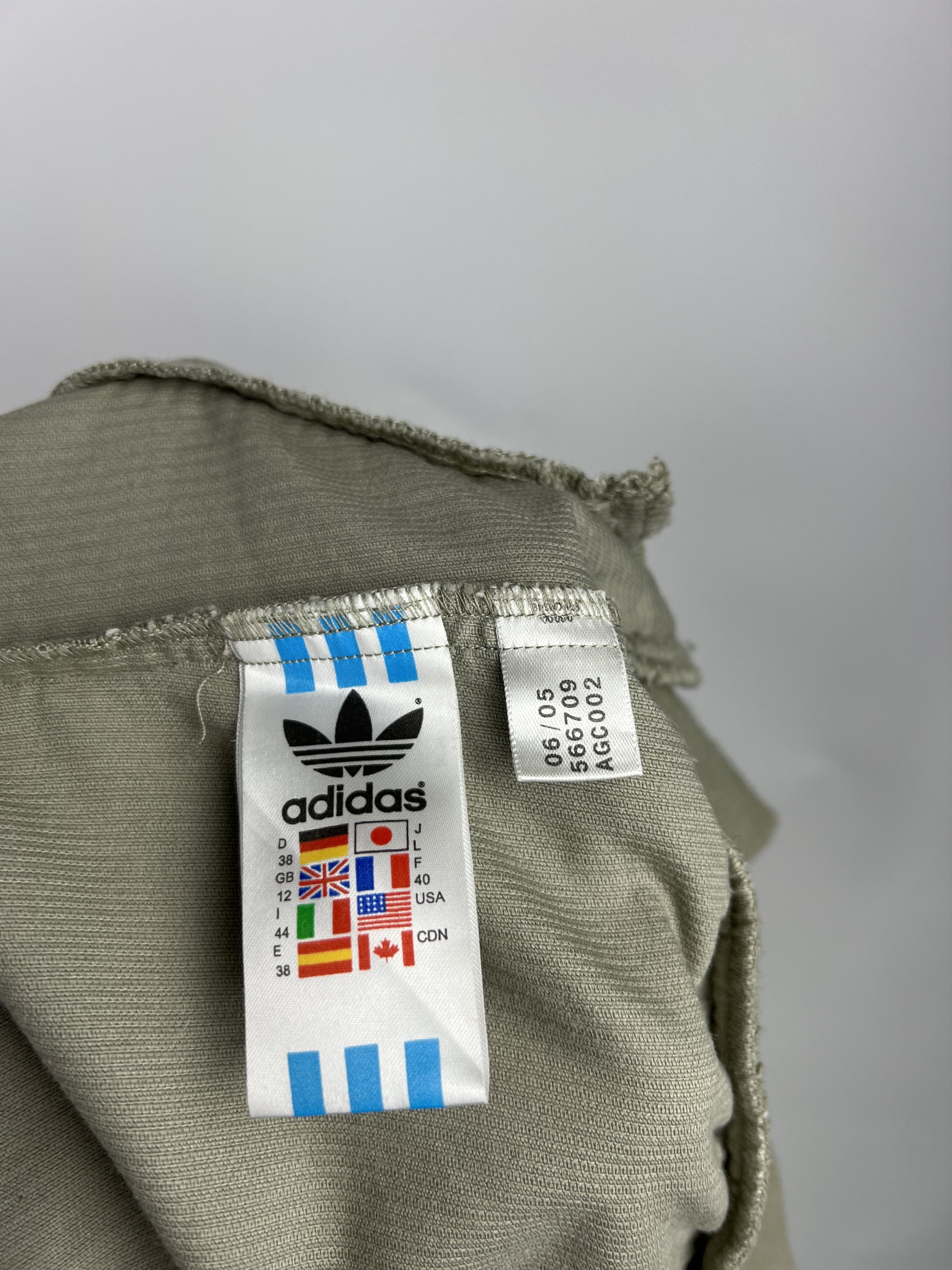 Adidas × Vintage 2005 Adidas Vintage Women's Corduroy Track Jacket Size M / US 6-8 / IT 42-44 - 5 Thumbnail