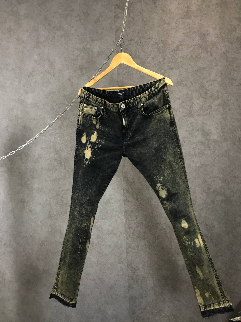 Represent Clo. Represent distressed denim jeans Size US 32 / EU 48 - 1 Thumbnail