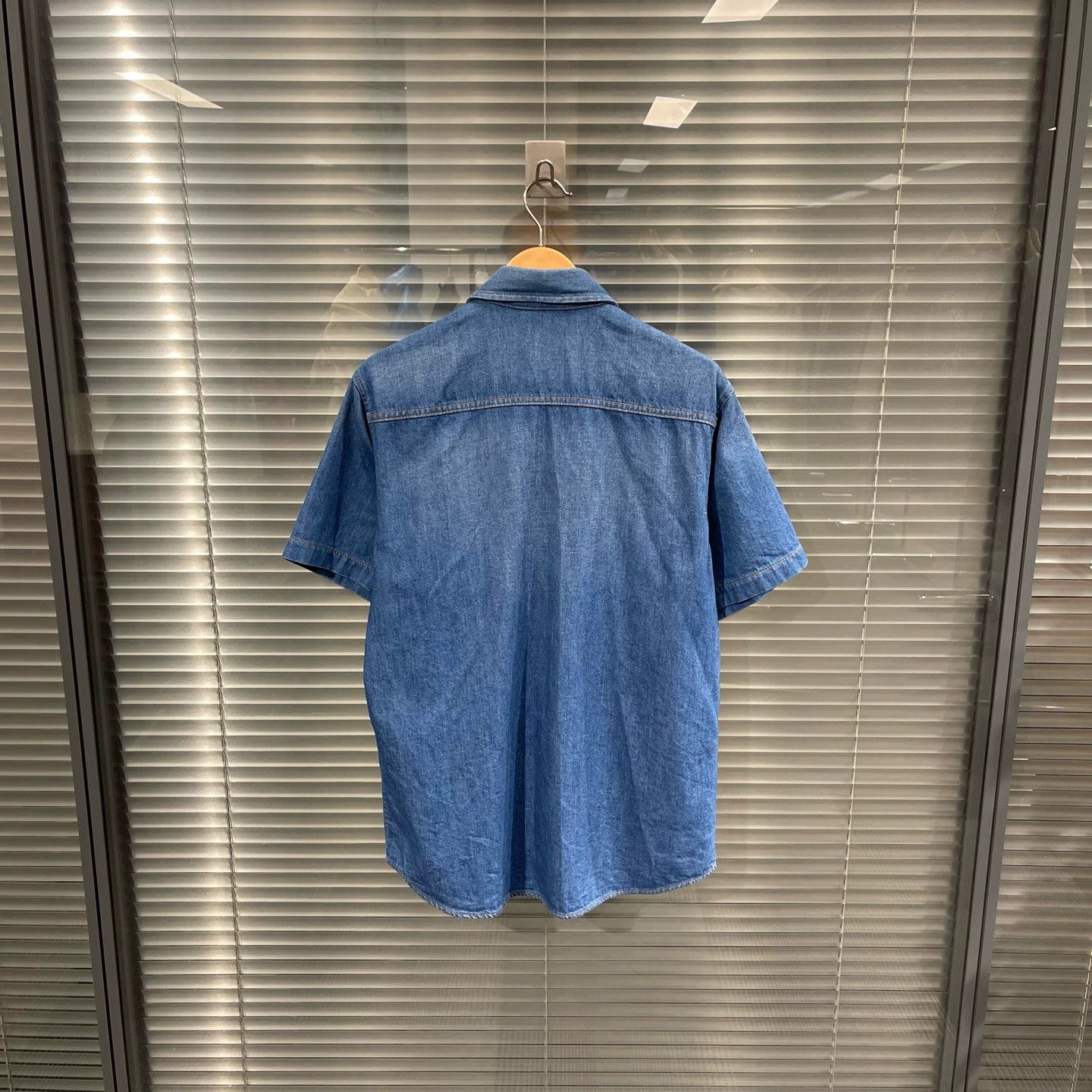 Gucci Gucci 23ss Slogan Emb ShortSleeve ShirtJkt 50 99N Size US M / EU 48-50 / 2 - 2 Thumbnail