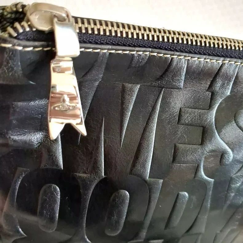 Vivienne Westwood Vivienne Westwood Black oil wax leather text full print Sa Size ONE SIZE - 8 Thumbnail