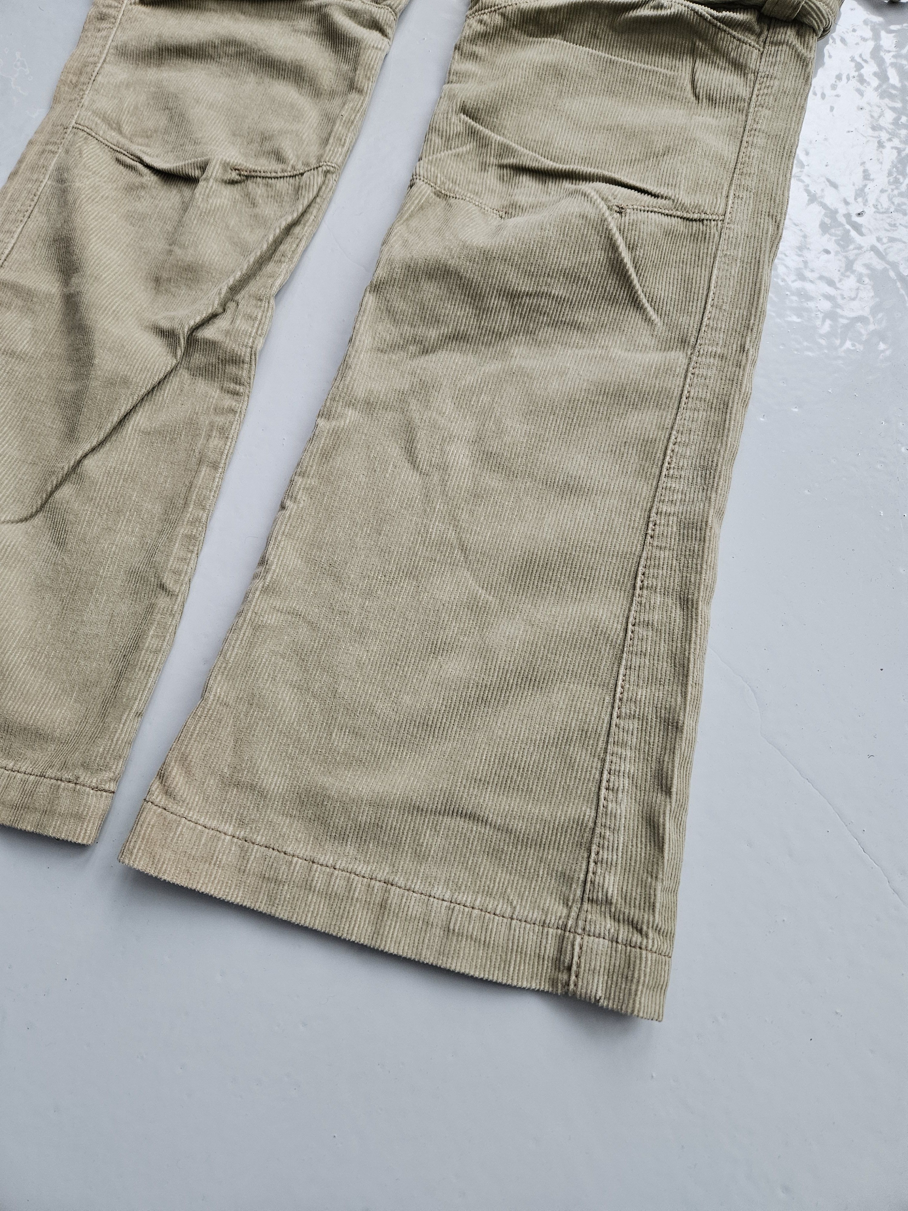 Vintage Vintage y2k corduroy studded bondage cargo flared pants Size 30" / US 8 / IT 44 - 6 Thumbnail