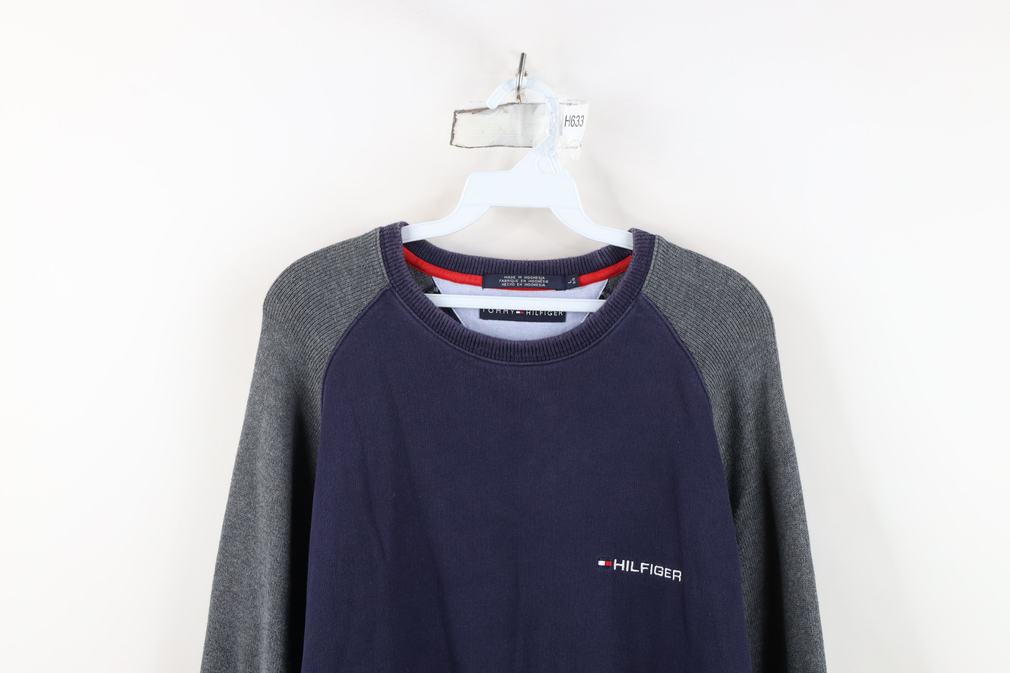 Tommy Hilfiger Vintage Tommy Hilfiger Spell Out Raglan Crewneck Sweatshirt Size US L / EU 52-54 / 3 - 2 Thumbnail