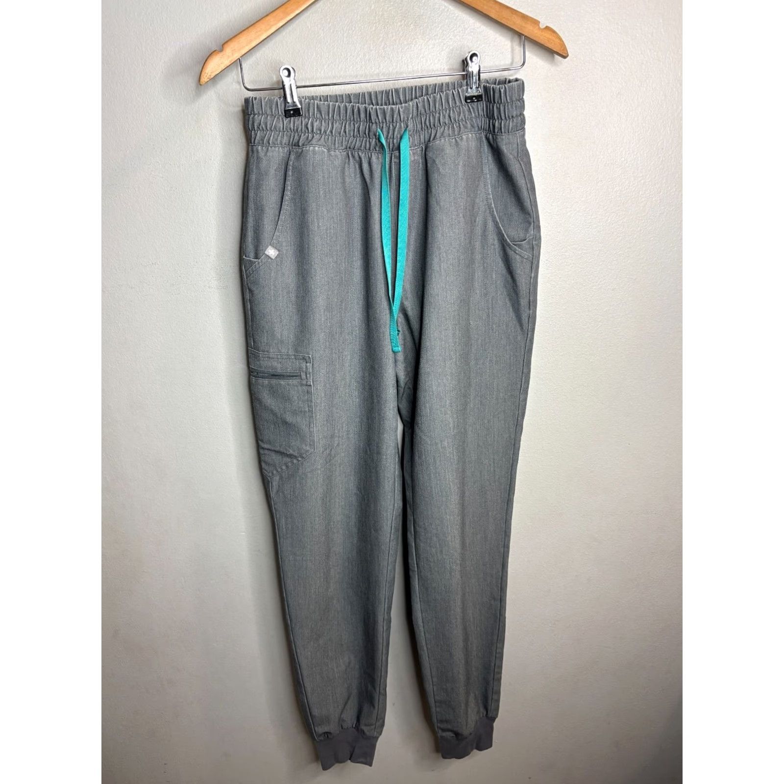 Vintage Figs Scrub Set Womens S Top S Gray Yola Skinny Pants 5766 Size S / US 4 / IT 40 - 6 Thumbnail