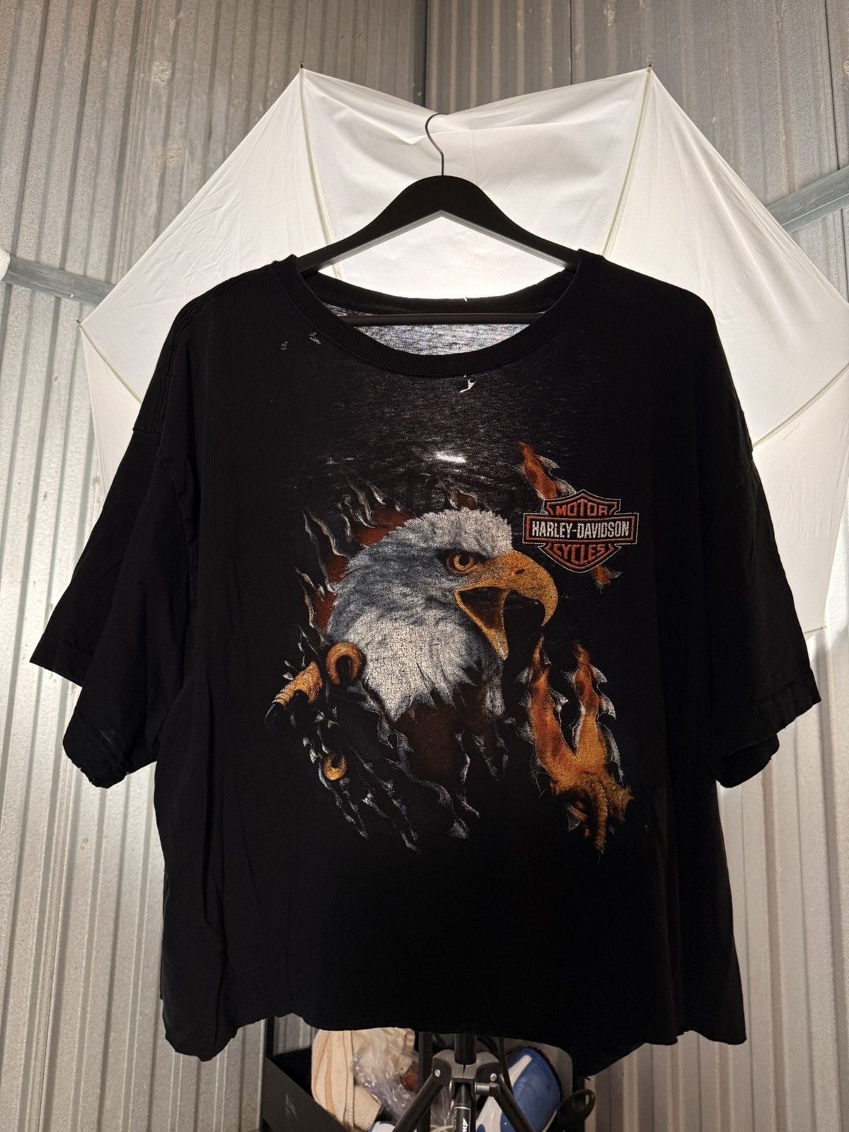 Vintage Vintage Cropped Thrashed Harley Davidson Eagle Breakout Tee Size US L / EU 52-54 / 3 - 1 Thumbnail