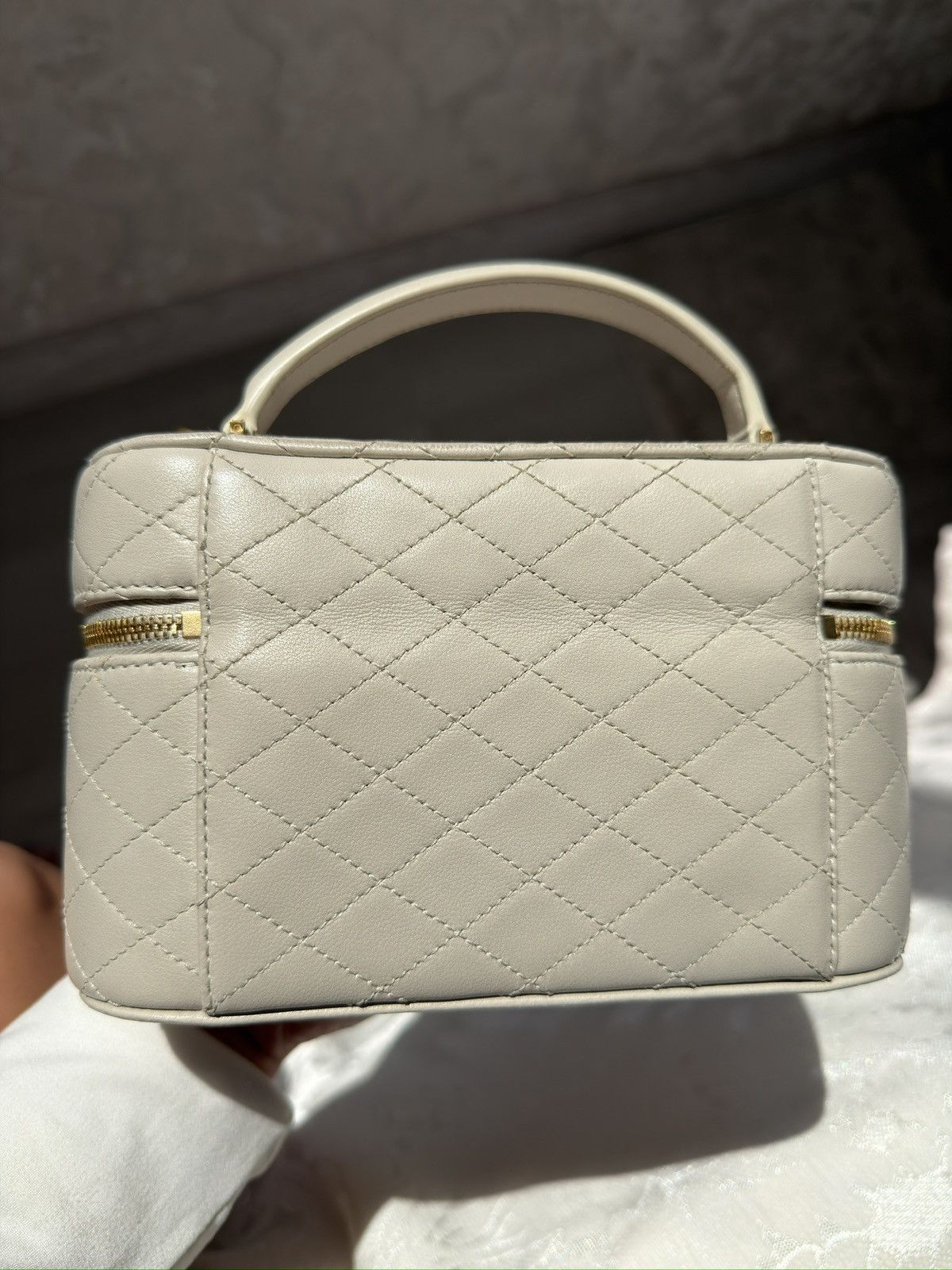 Yves Saint Laurent Saint Laurent Gaby Vanity Bag Off White Size ONE SIZE - 3 Thumbnail