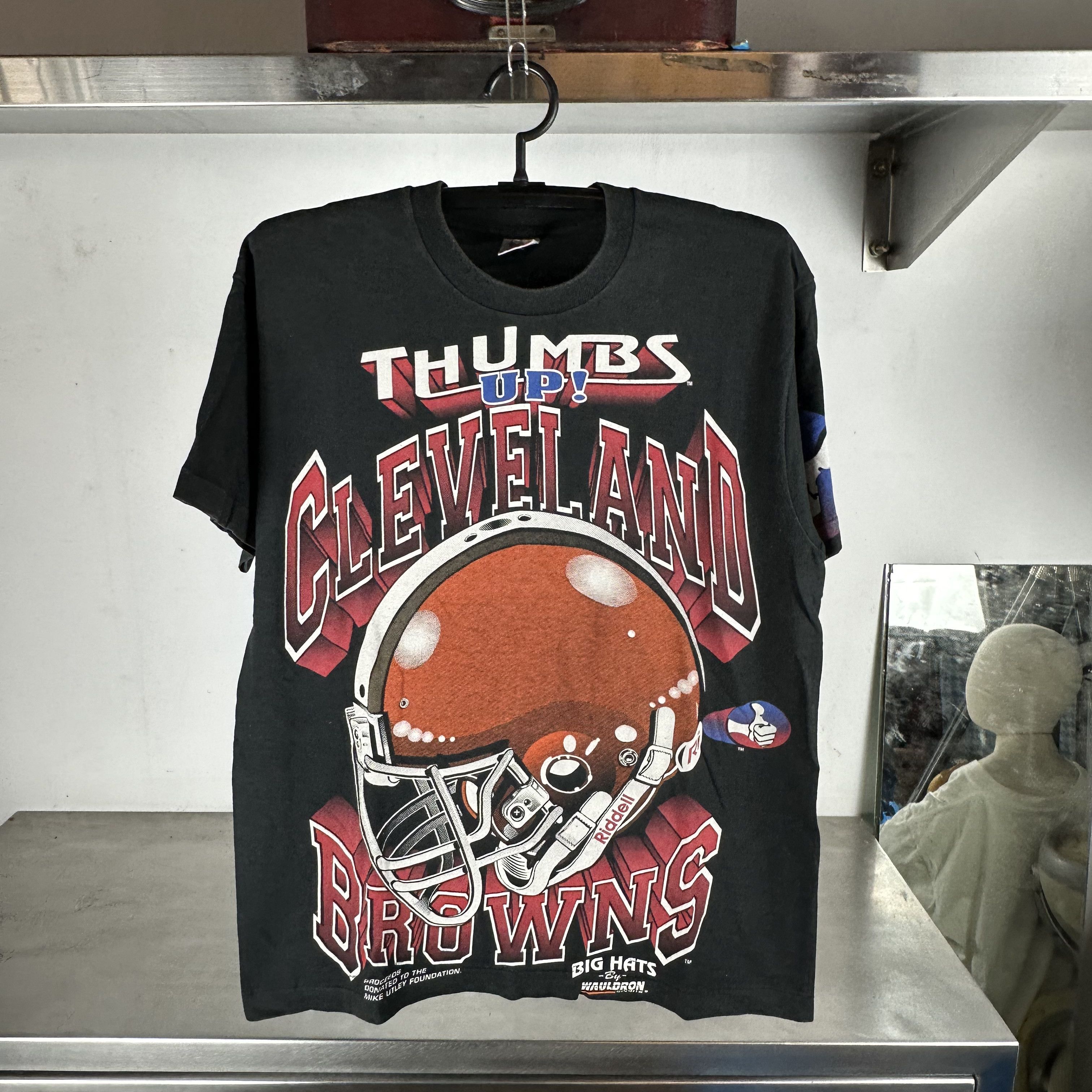 Vintage Vintage 90s Cleveland Browns NFL Thumbs Up! Wauldron T-Shirt Size US L / EU 52-54 / 3 - 1 Thumbnail