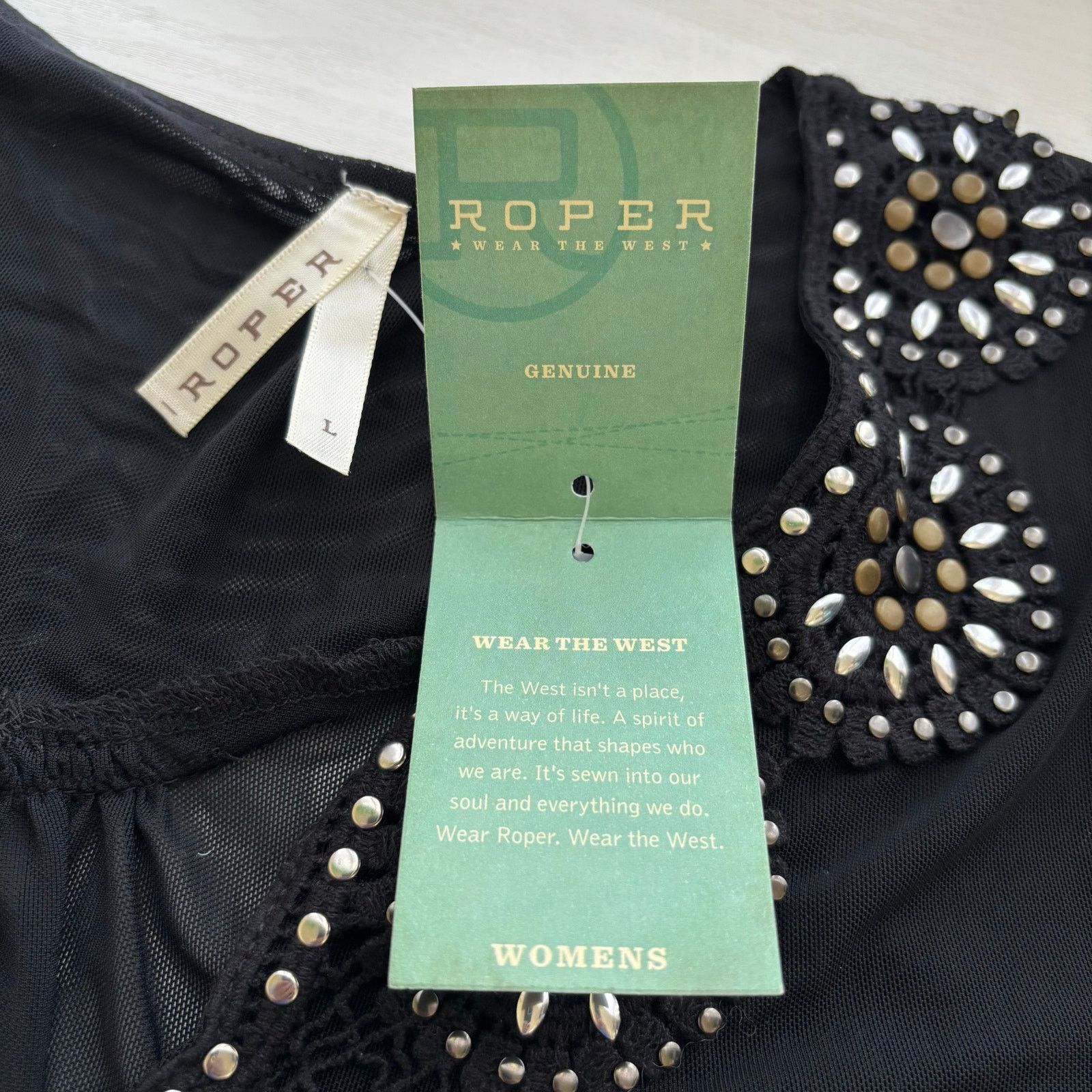 Roper Roper Black Long Steeve Studded V-neck Top Size Large NWT Size L / US 10 / IT 46 - 10 Thumbnail