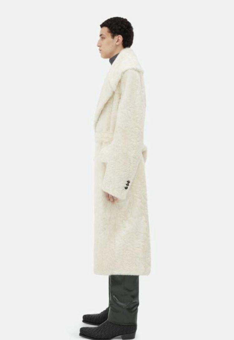 Bottega Veneta o1loc1c0325 763117 Wavy Hair Goat Shearling Coat in White Size US M / EU 48-50 / 2 - 2 Thumbnail