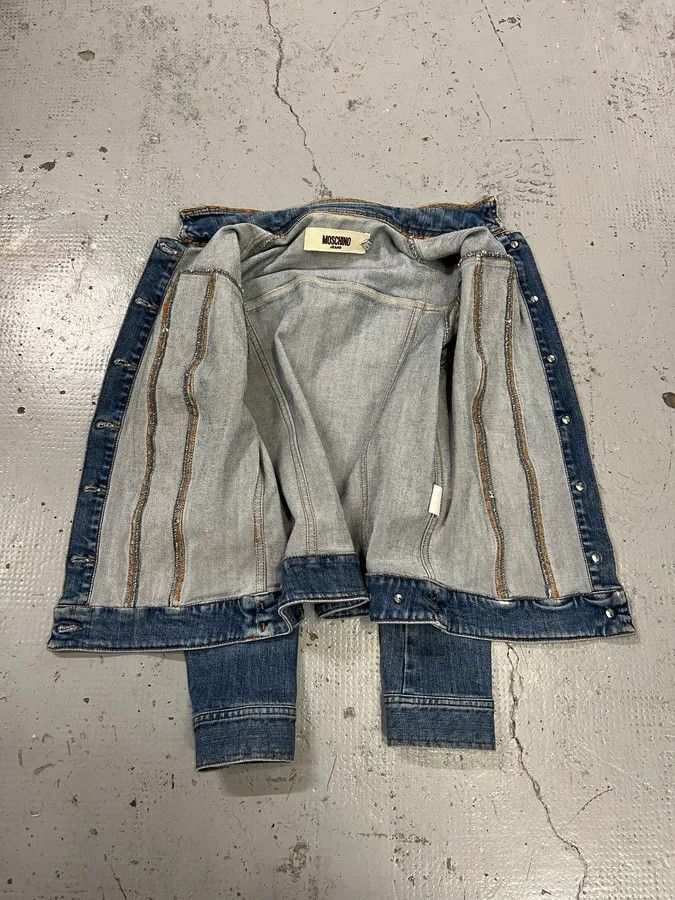 Moschino 2000s Moschino Pleated Blue Buttoned Denim Jacket Size M / US 6-8 / IT 42-44 - 10 Thumbnail