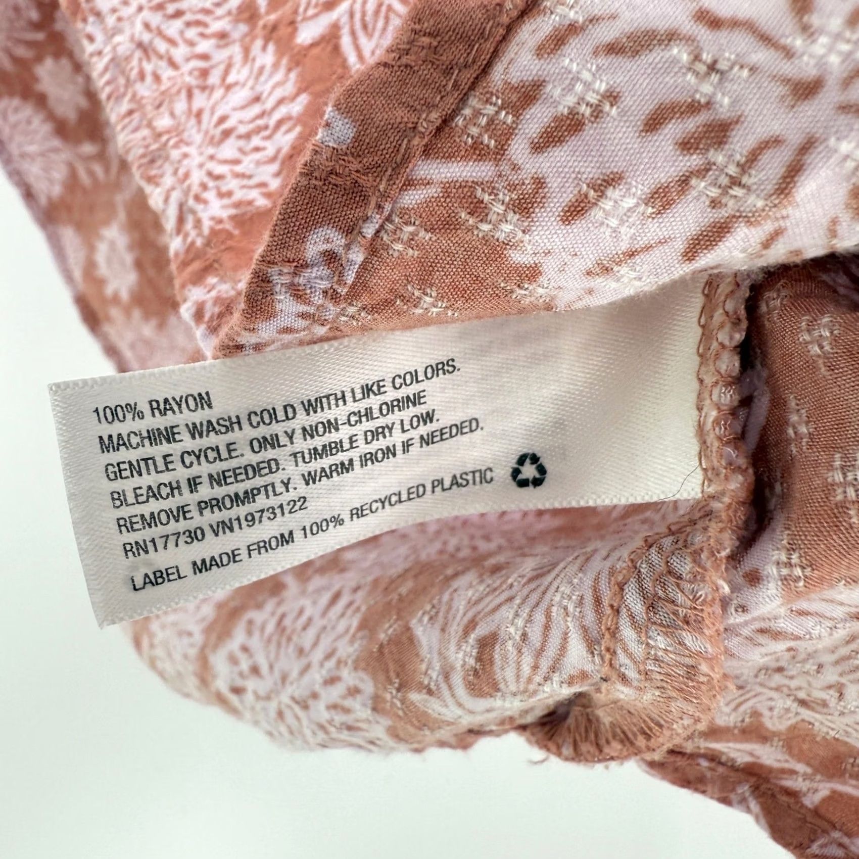 Vintage Universal Thread Blouse Size M Pink Floral Print Short Sleeve Button Down Women Size M / US 6-8 / IT 42-44 - 5 Thumbnail