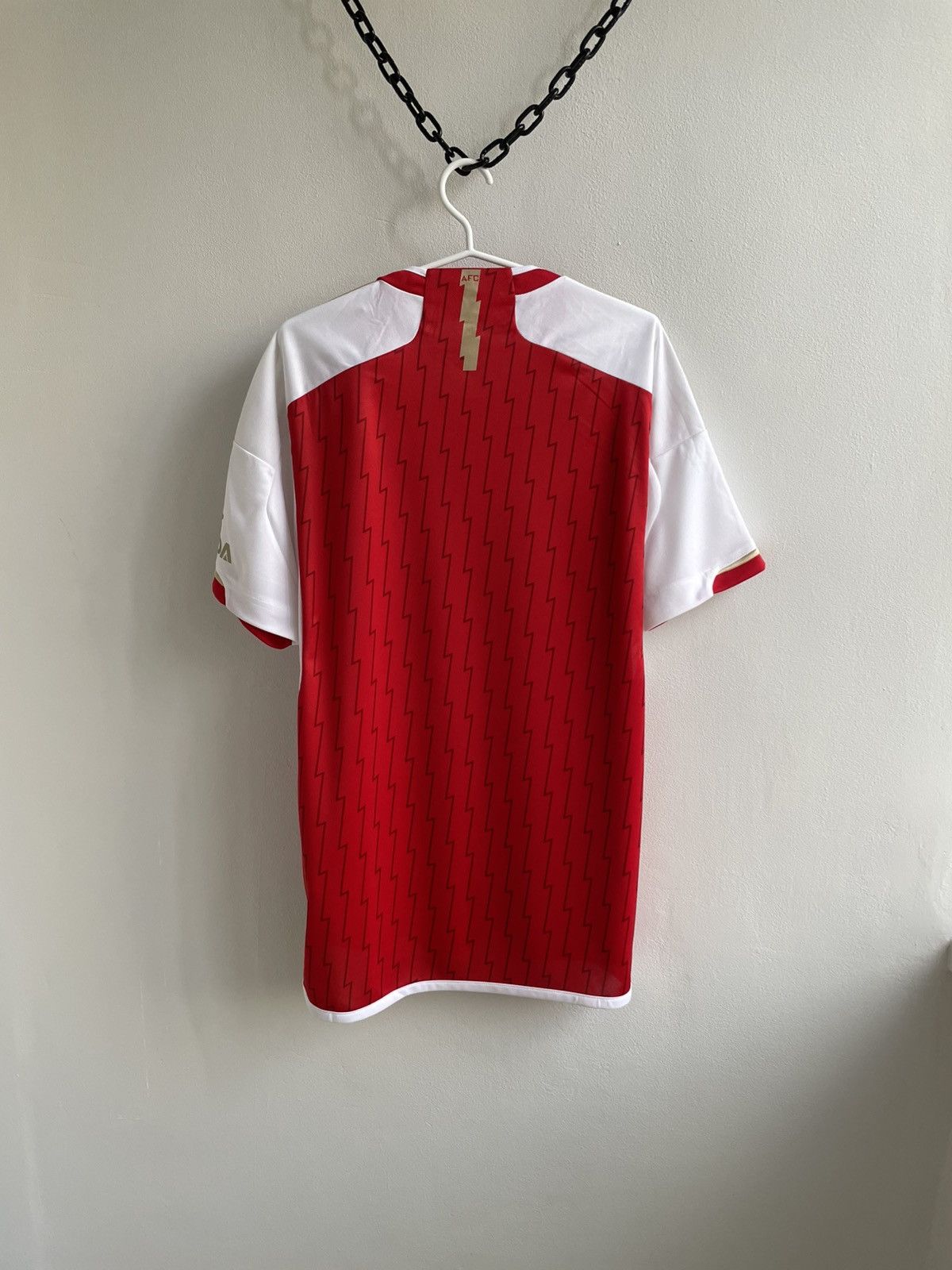 Vintage New Arsenal 2023 2024 Football Shirt Soccer Jersey HR6929 Size US L / EU 52-54 / 3 - 15 Thumbnail