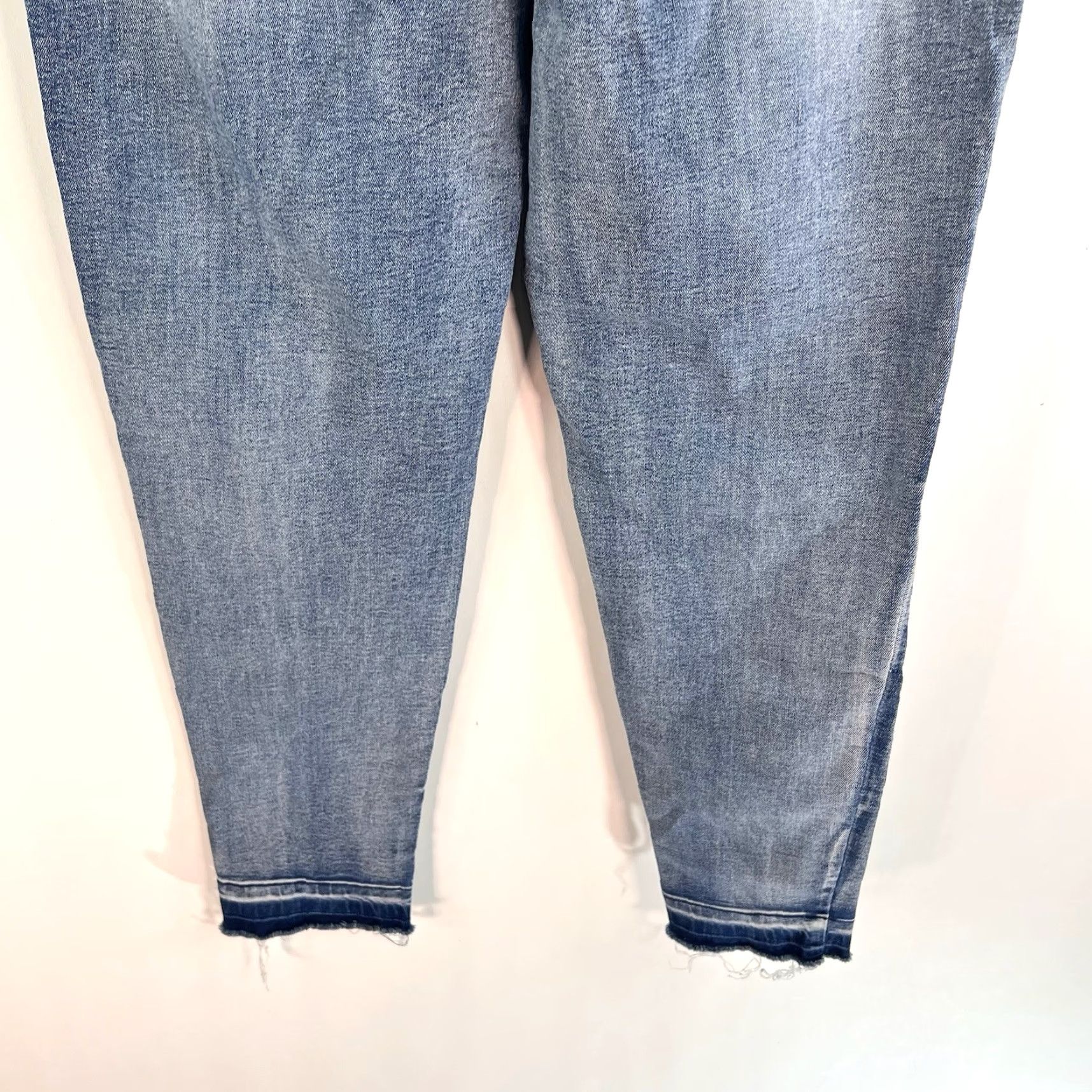 Denime VINTAGE Elite Jeans Distressed Croped Denim Womens Size 12 Blue 28x25 Cropped Regular Zip Button Logo Zipper 25 Inseam Size 34" / US 12 / IT 48 - 7 Thumbnail