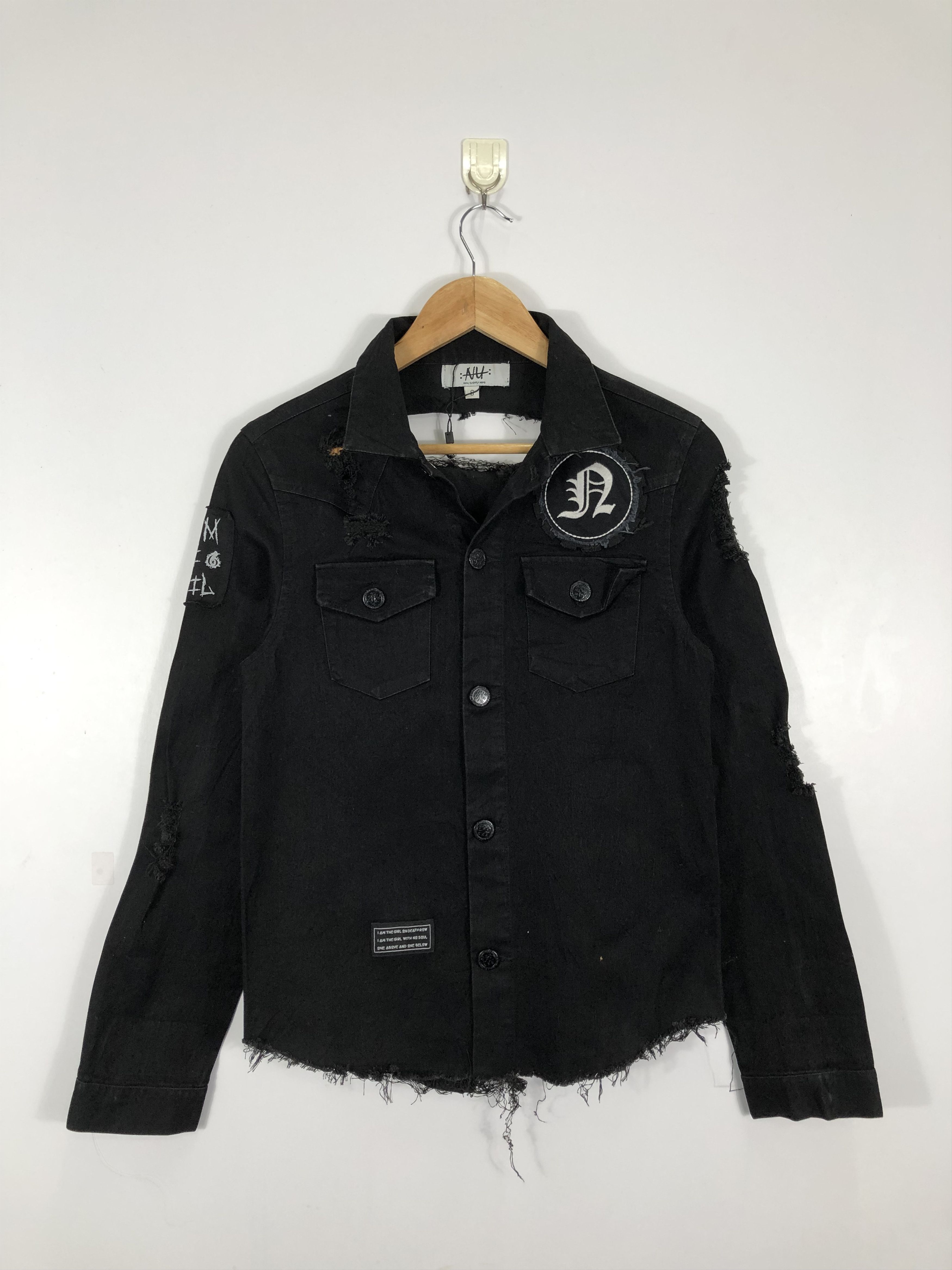 Band Tees Vintage Distressed Def Leppard Denim Jacket Punk Style J0562 Size US S / EU 44-46 / 1 - 3 Thumbnail