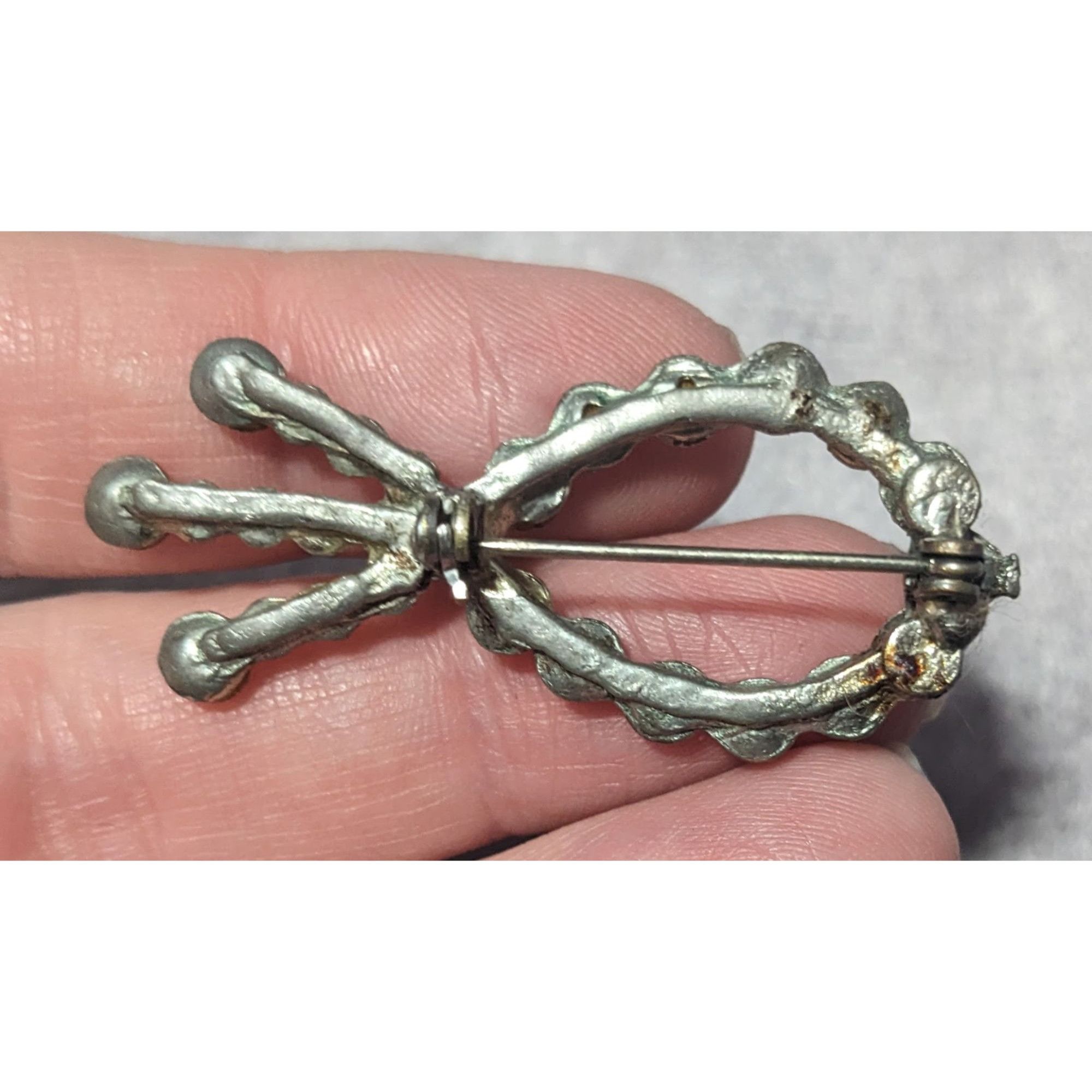 Other Vintage Glam Rhinestone Fish Shaped Silver Tone Brooch Size ONE SIZE - 6 Thumbnail