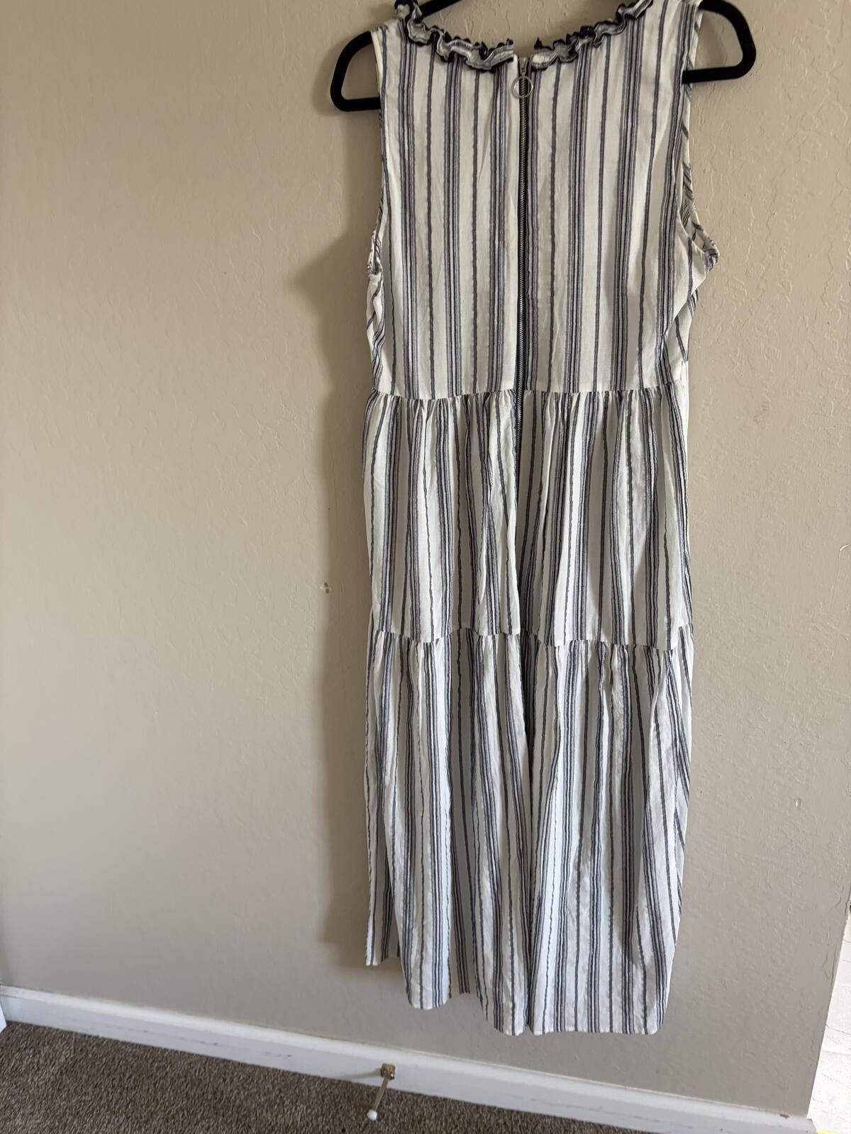 Other V by Violet v neck sleeveless weekend maxi dress Size M / US 6-8 / IT 42-44 - 8 Thumbnail