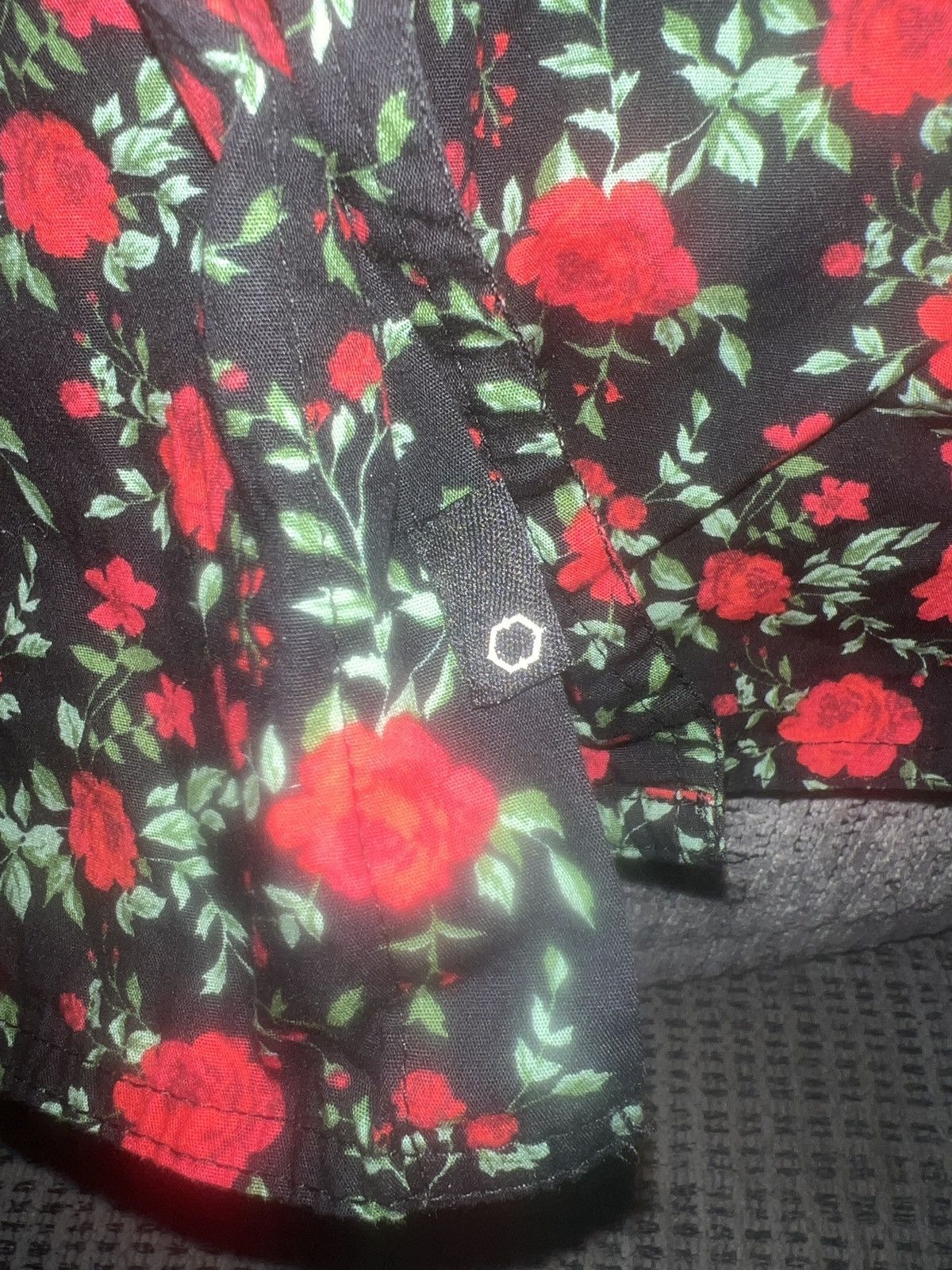 Empyre Empyre Roses All-Over Button-Up Tee Size US XL / EU 56 / 4 - 4 Thumbnail