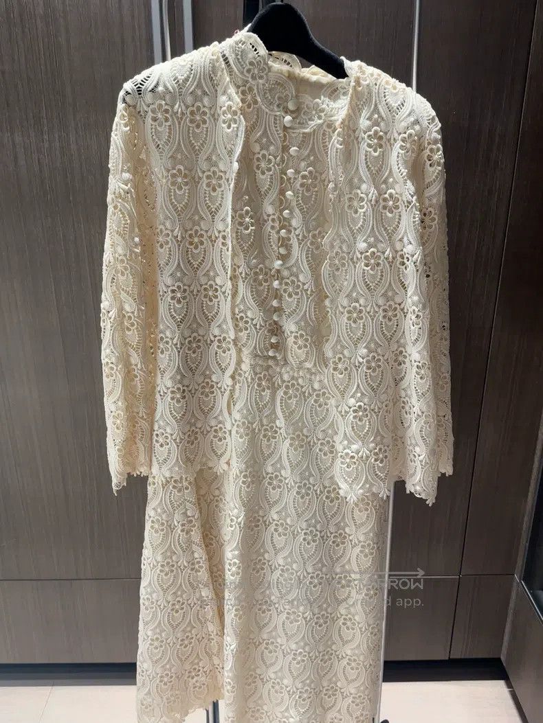 Valentino Valentino Off-white cape dress two-piece dress Size M / US 6-8 / IT 42-44 - 1 Thumbnail
