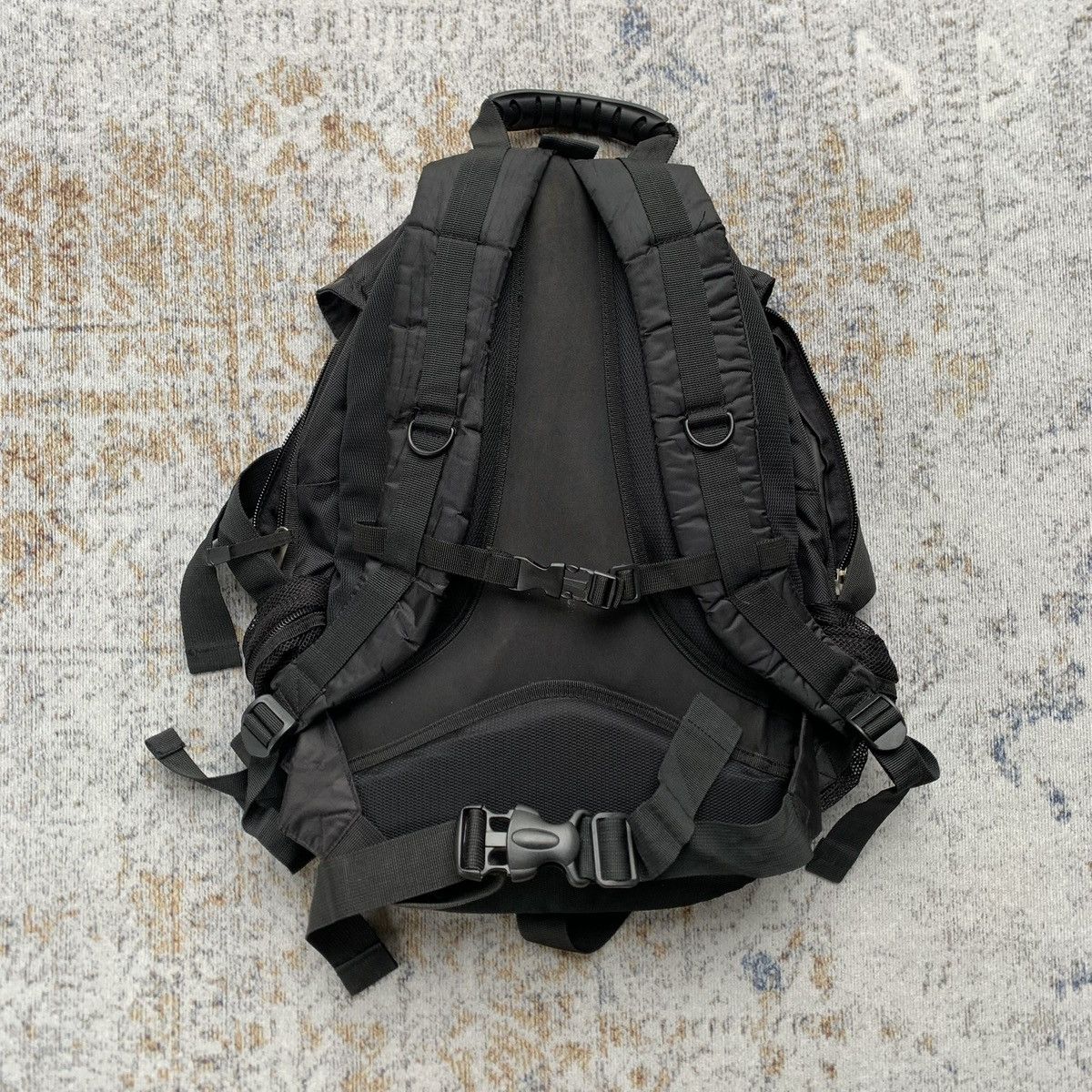 Oakley Vintage Rare Oakley Icon Backpack 1.0 Black - Y2K Bag Size ONE SIZE - 7 Thumbnail