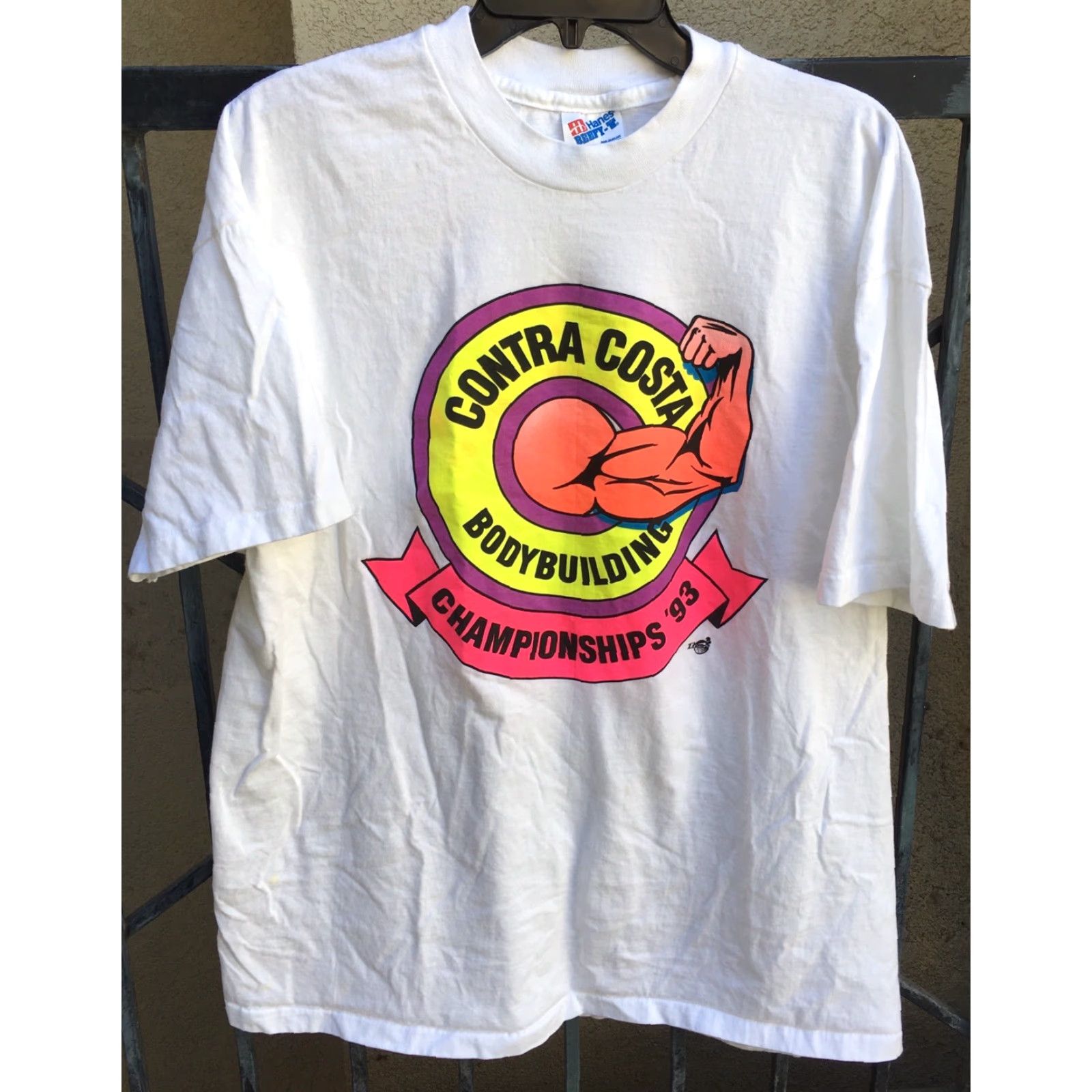 Vintage VINTAGE Hanes Beefy-T Contra Costa Bodybuilding Championships '93 T-Shirt 90s Neon Graphics XL White Mens Graphic Tee 1990s Size US XL / EU 56 / 4 - 7 Thumbnail