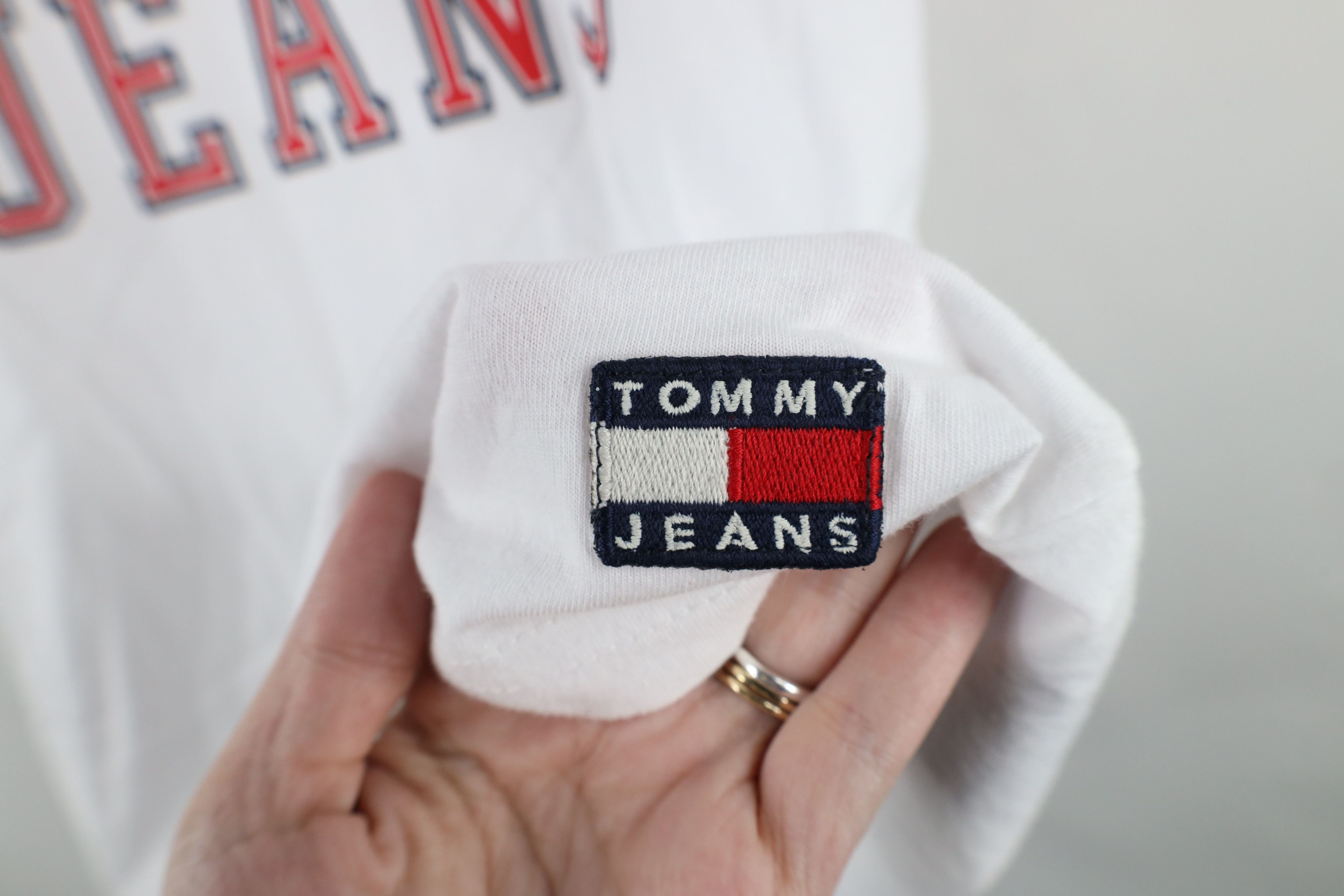 Tommy Hilfiger × Vintage Vintage Tommy Hilfiger Big Logo Short Sleeve T-Shirt White Size US XXL / EU 58 / 5 - 4 Thumbnail