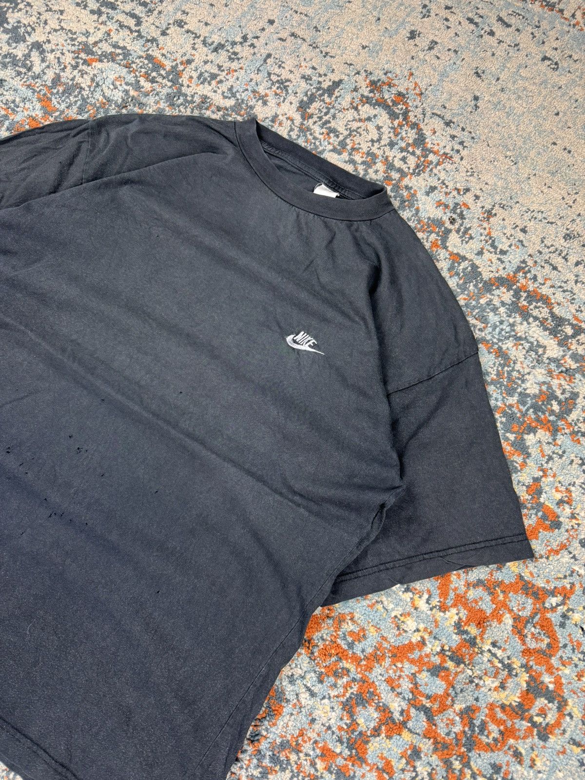 Nike × Vintage Vintage 90s Nike worn to perfection distressed logo tee Size US XL / EU 56 / 4 - 4 Thumbnail
