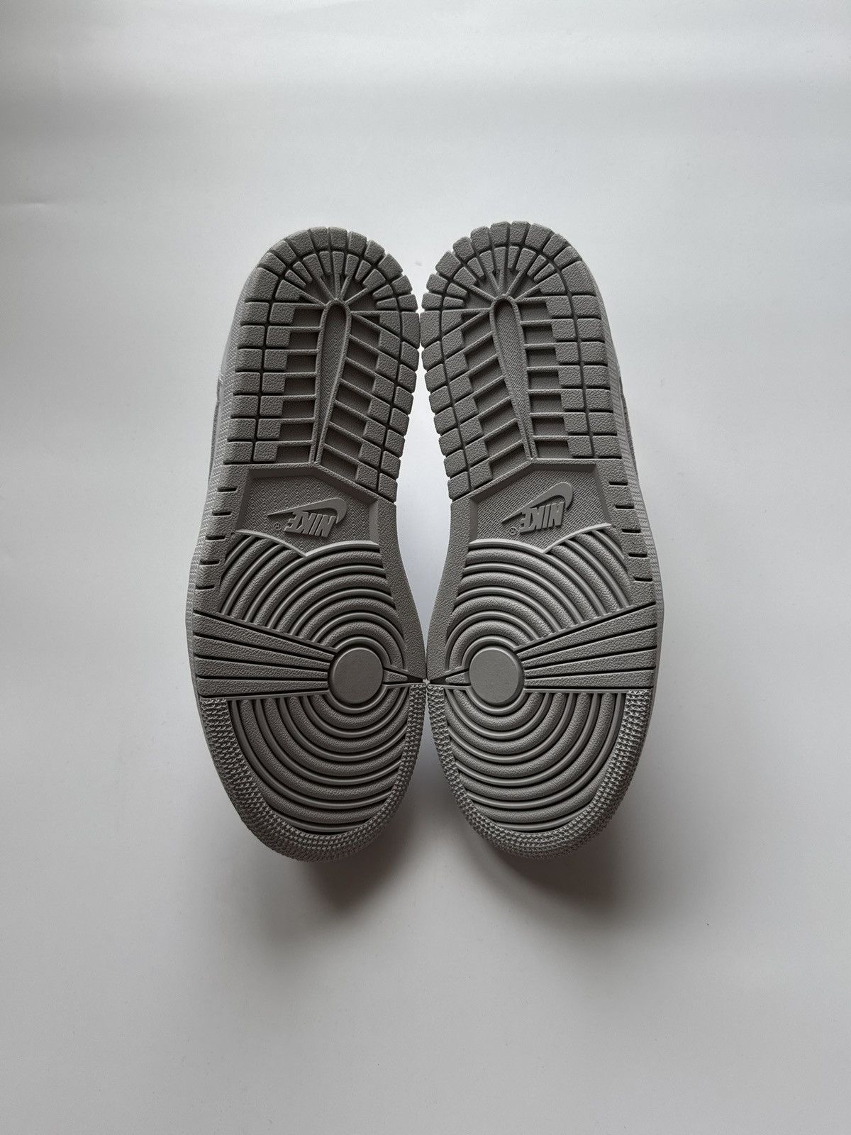 Jordan Brand Jordan 1 Low OG Neutral Grey (2021) Size US 7 / IT 37 - 7 Thumbnail