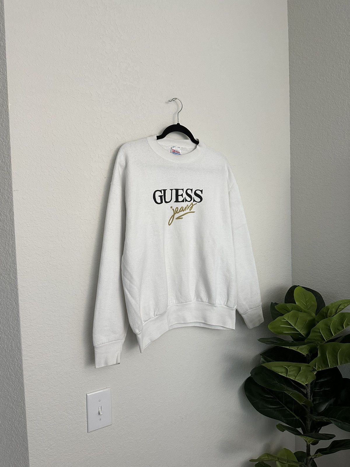 Guess × Vintage Vintage 90s Guess Jeans White Crewneck Sweater By Hanes Size US L / EU 52-54 / 3 - 1 Thumbnail