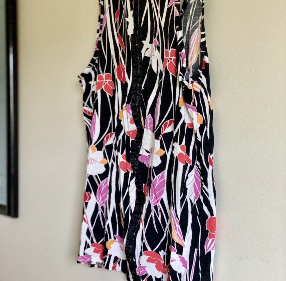 Urban Outfitters URBAN OUTFITTERS FLORAL TANK TOP W/ HOOK & EYE CLOSURE BACK Size M / US 6-8 / IT 42-44 - 8 Thumbnail