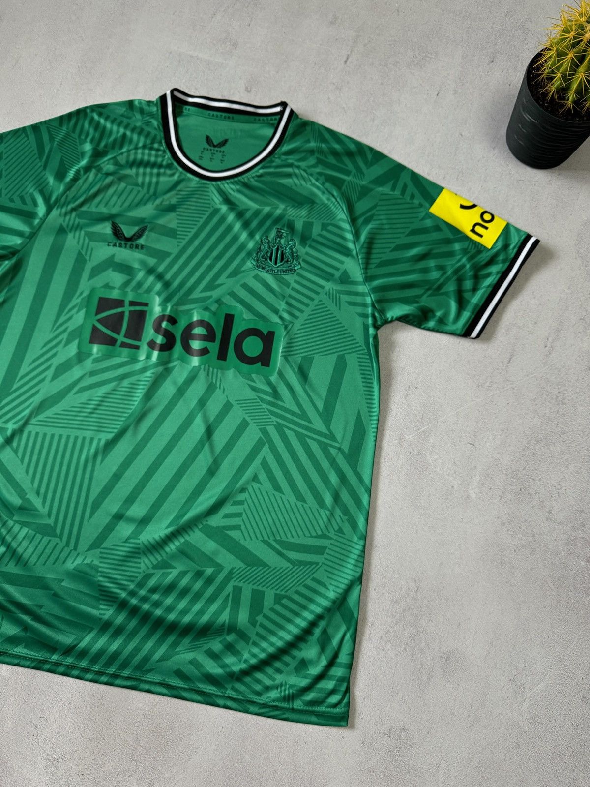 Castore Castore New Castle United Jersey Soccer T Shirt Rare XL Size Size US XL / EU 56 / 4 - 5 Thumbnail