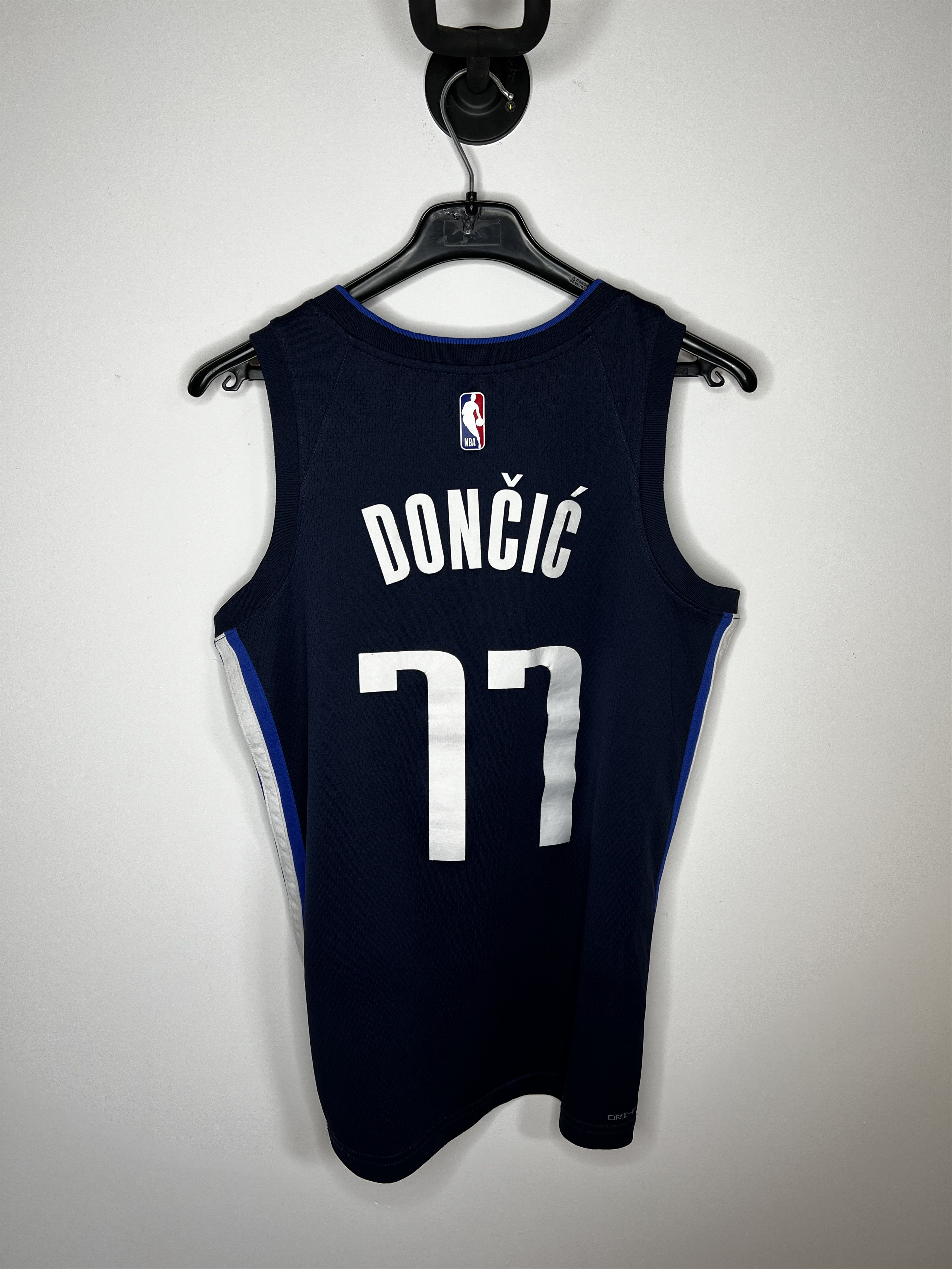Jordan Brand DALLAS MAVERICKS 2020 2022 NBA BASKETBALL SHIRT JERSEY Size US S / EU 44-46 / 1 - 2 Thumbnail