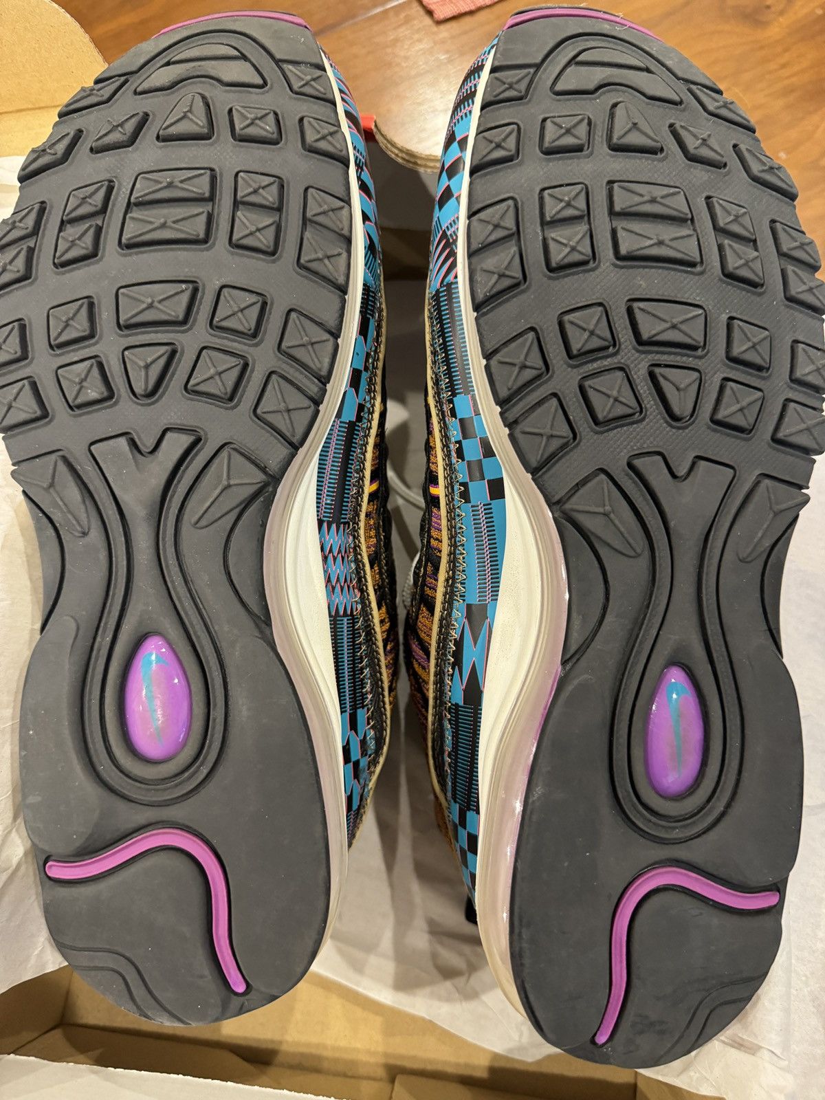 Nike Air Max 98 BHM Size US 11 / EU 44 - 6 Thumbnail
