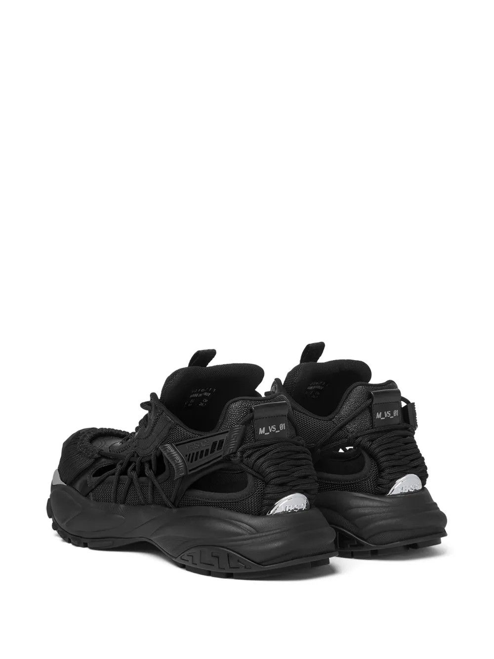 o1y0226 Low-Top Sneakers in Black