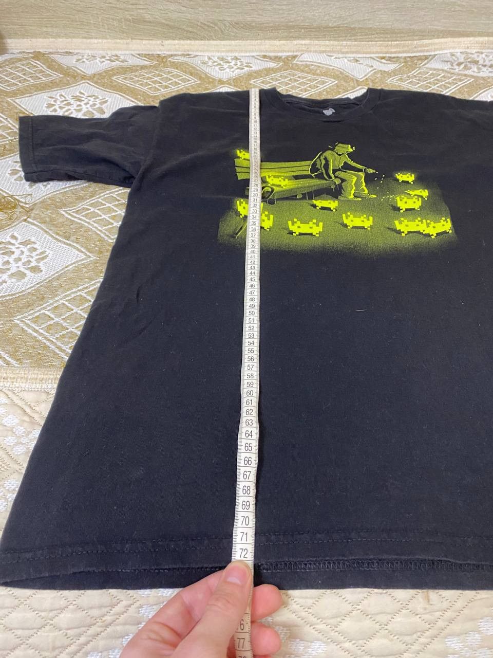 Playstation 🔥 Space Invaders Feeding The Pixels Vintage Game T Shirt Y2K Size US L / EU 52-54 / 3 - 8 Thumbnail