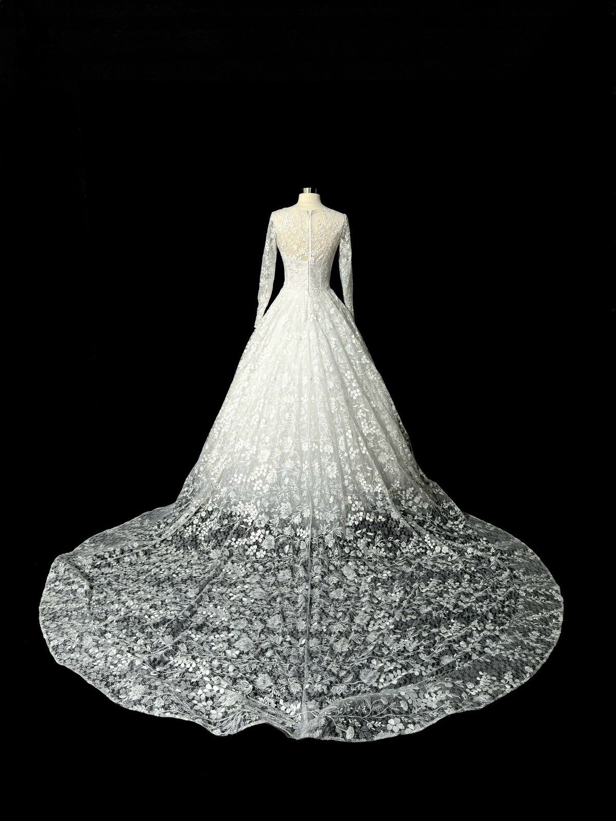 Other Preloved US 8 Embroidery Lace Anna Augusta Wedding Dress Size M / US 6-8 / IT 42-44 - 10 Thumbnail