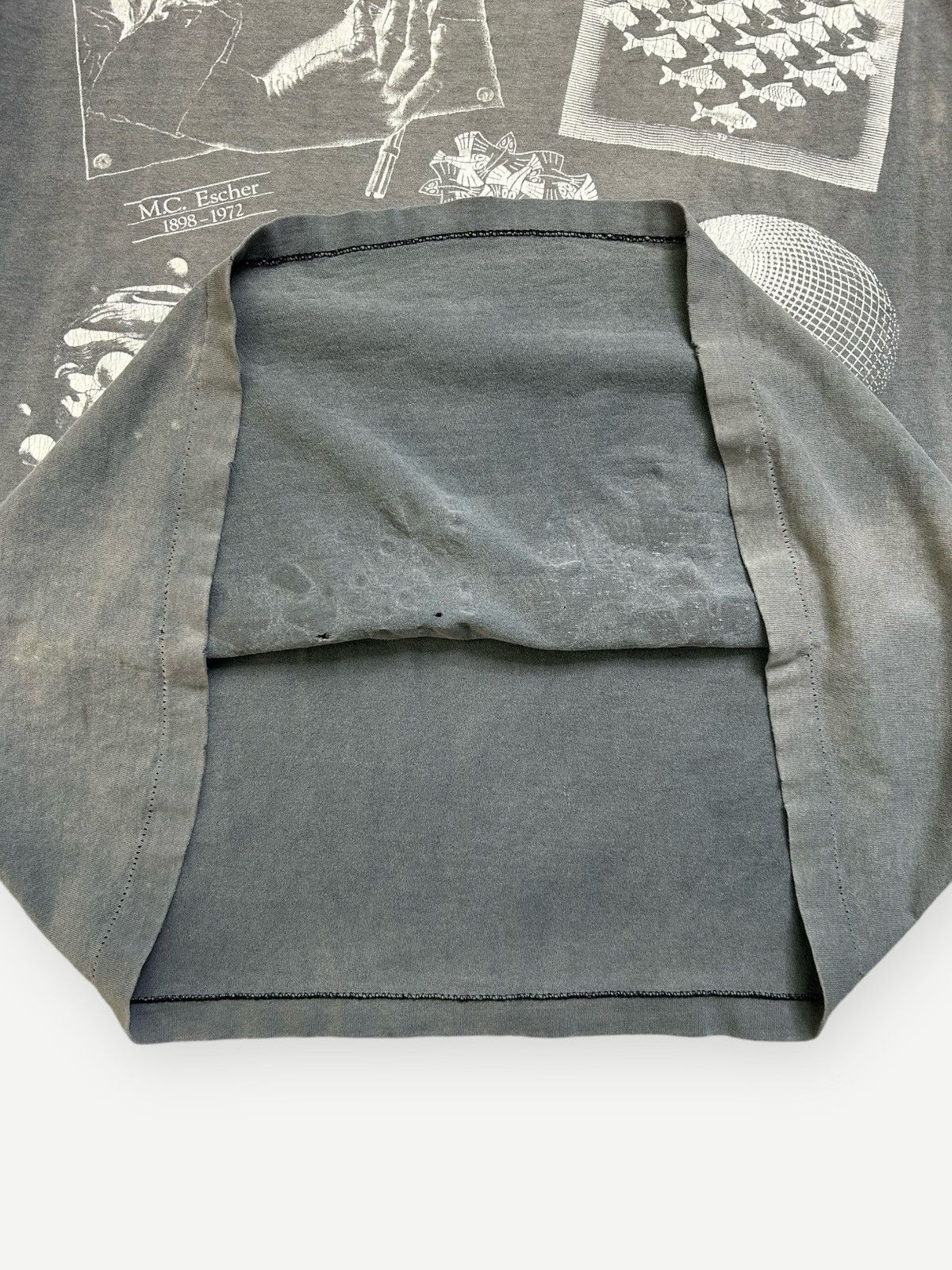 Vintage Vintage 90s MC Escher AOP Art Tee All Over Size US XL / EU 56 / 4 - 6 Thumbnail