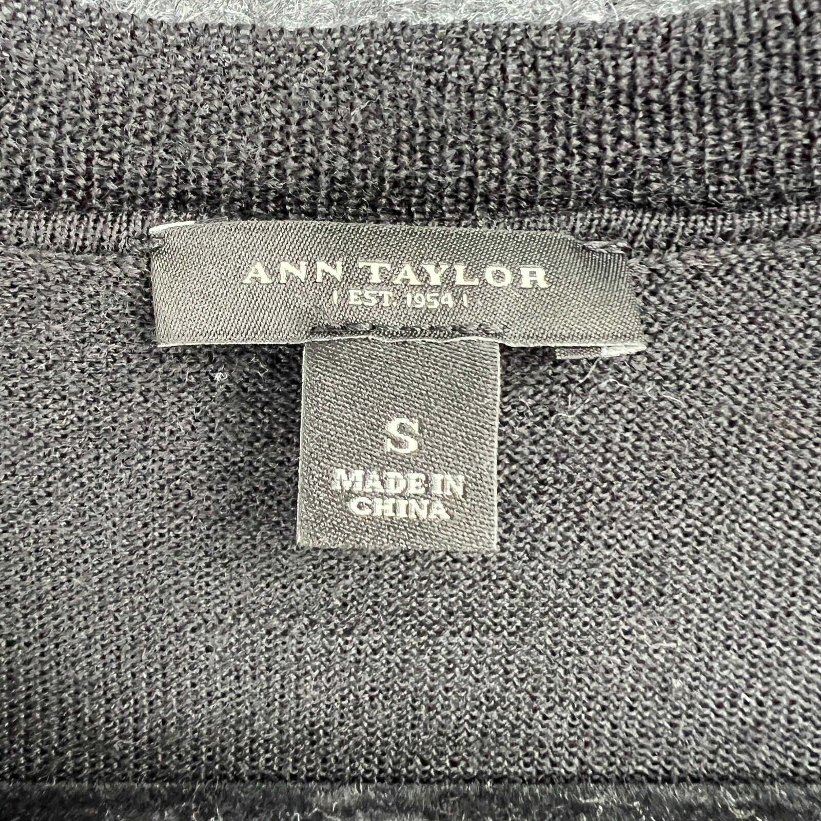 Ann Taylor Ann Taylor Merino Wool Sweater Black Office Minimal Size S Size S / US 4 / IT 40 - 3 Thumbnail