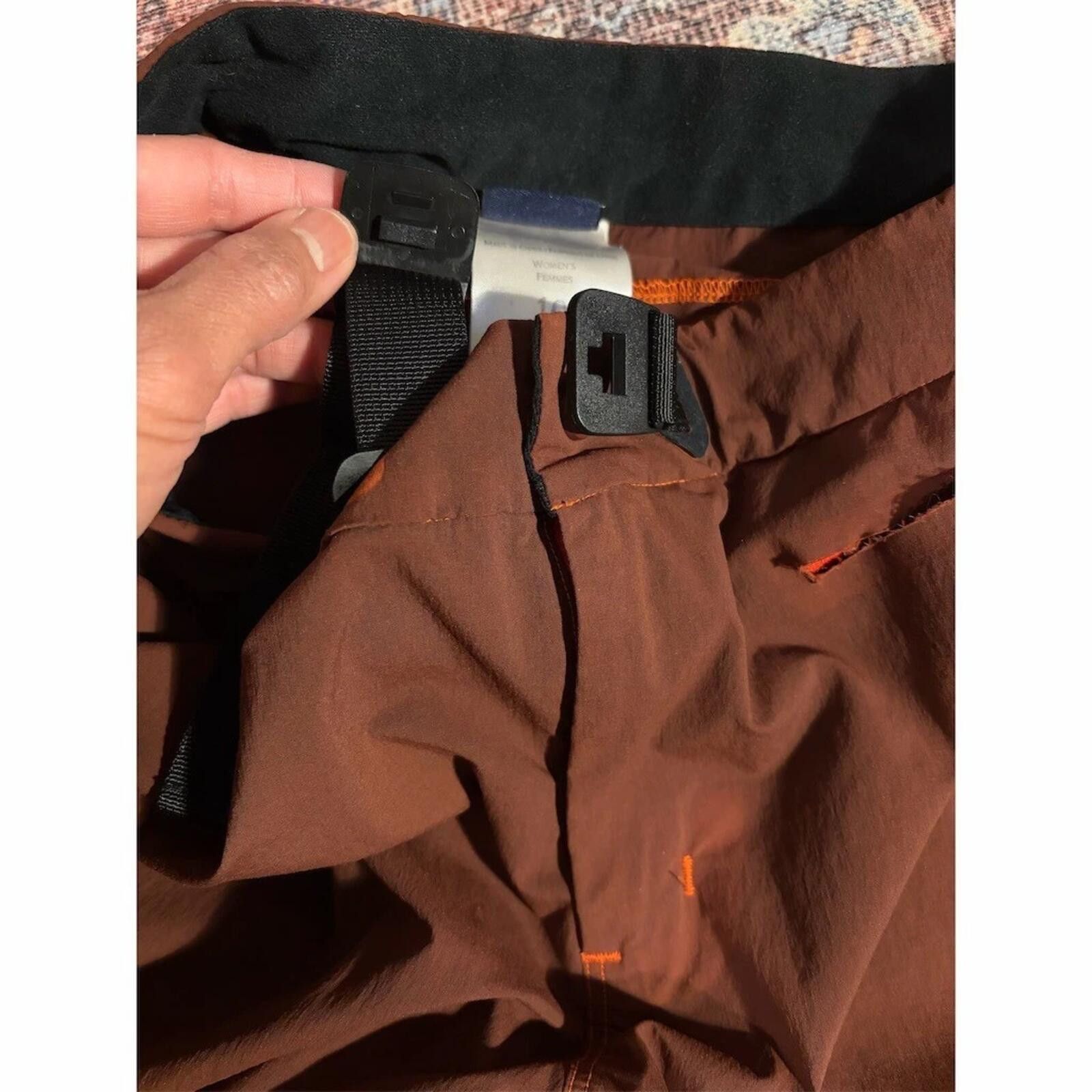 Arc'teryx Arcteryx Women’s 10 Cargo Capri Terracotta Hiking Pants Size 32" / US 10 / IT 46 - 5 Thumbnail