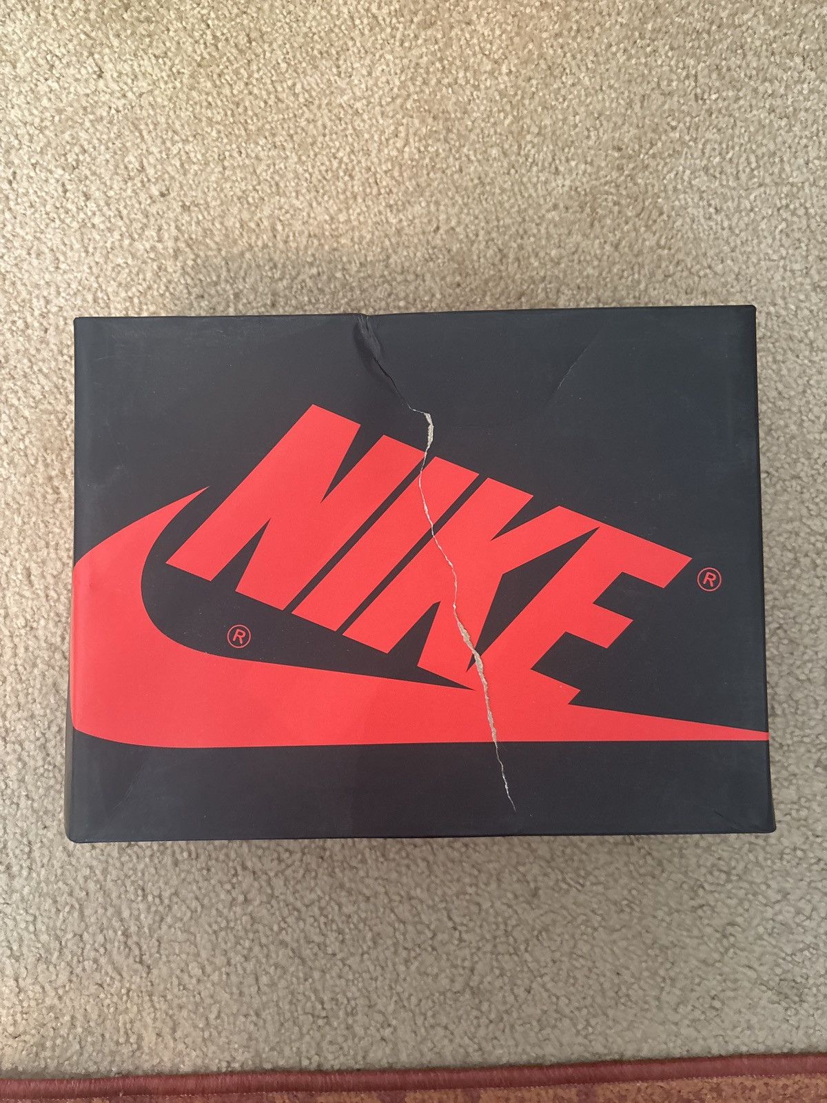Jordan Brand Air Jordan 1 Retro High OG GS “Dark Mocha” Size US 6 / IT 36 - 9 Thumbnail