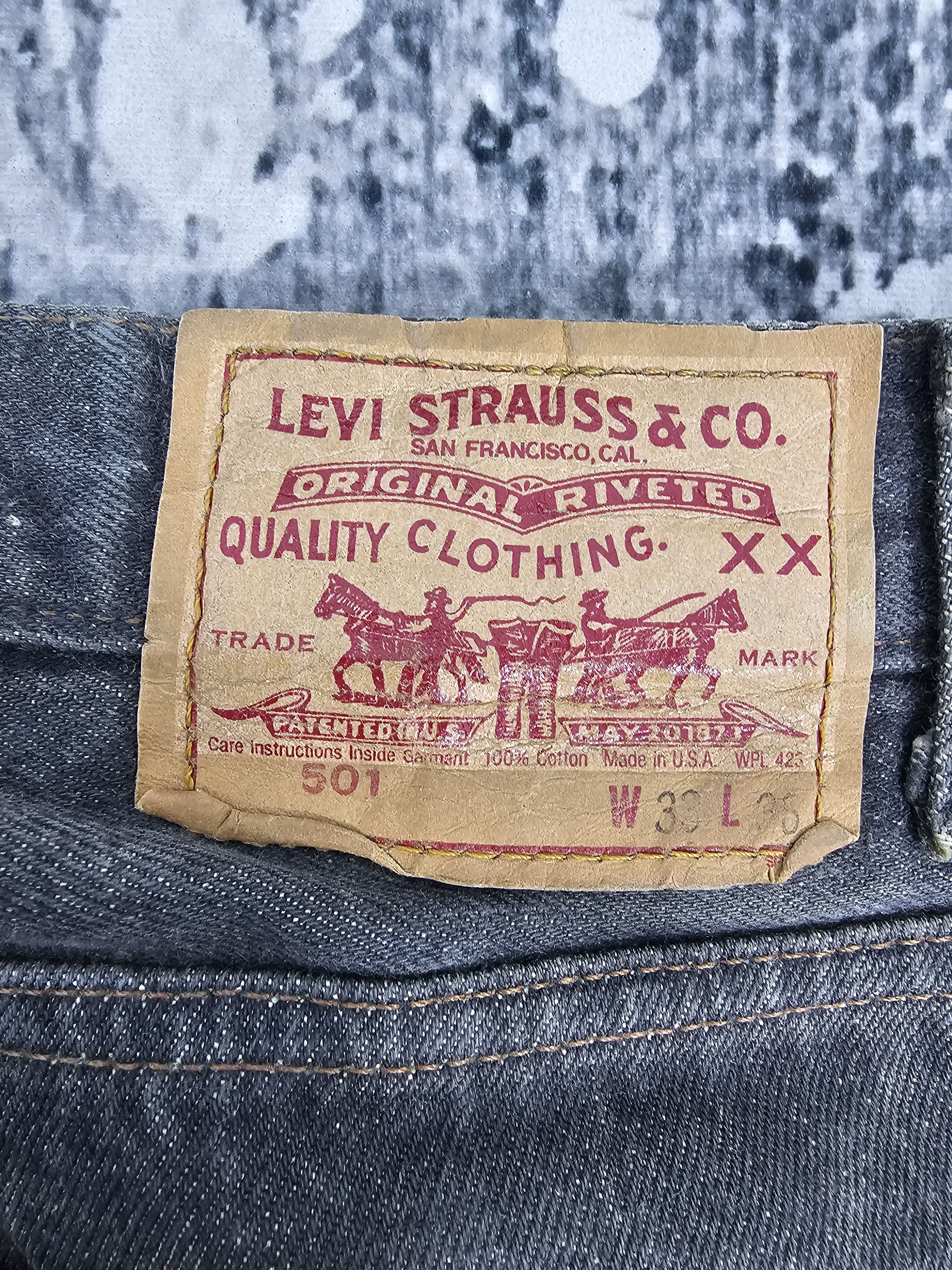 Levi's Vintage LEVIS 501 Ripped Paint Splash Black Jeans L0451 Size US 33 - 15 Thumbnail