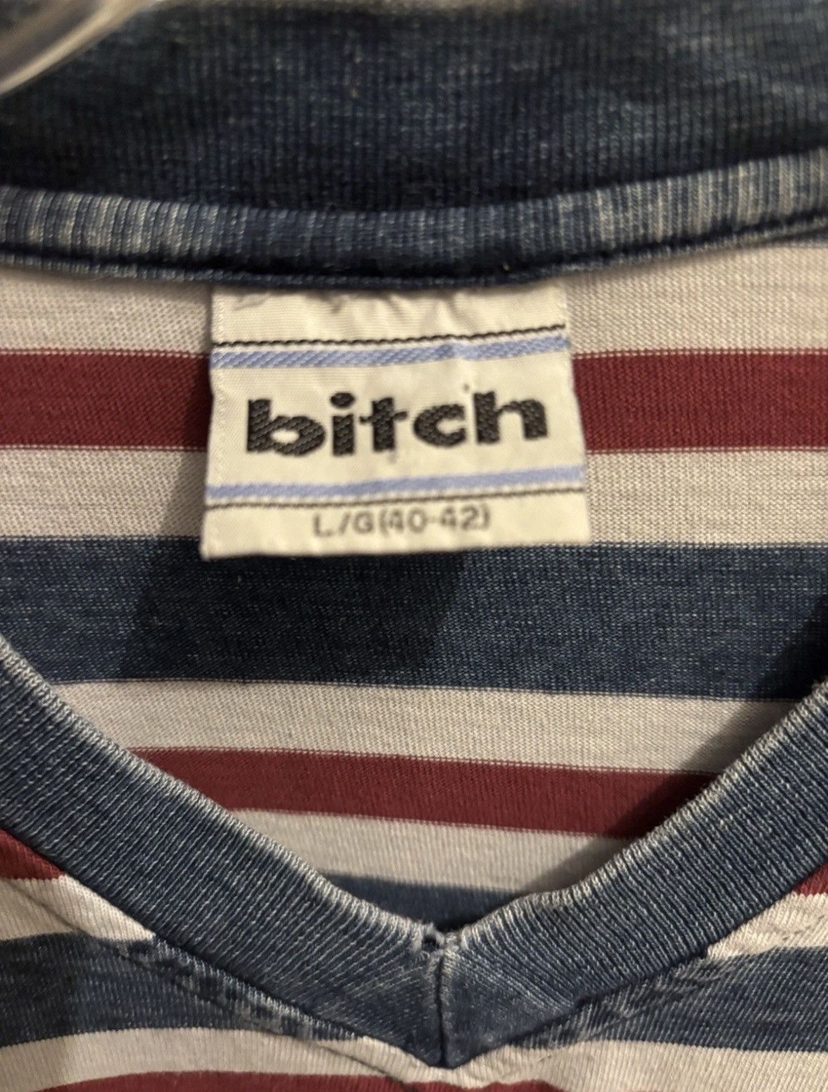 Other Vintage 90s Bitch Skateboard V-Neck Tee Shirt Size US L / EU 52-54 / 3 - 4 Thumbnail