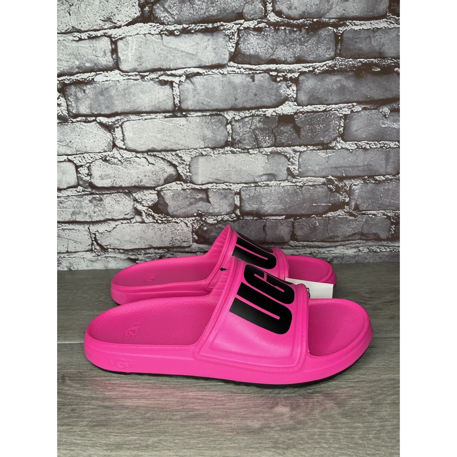 Ugg UGG WILCOX SLIDE Pink Rubber Light Waterproof Sport Sandals Size US 11 / EU 44 - 14 Thumbnail